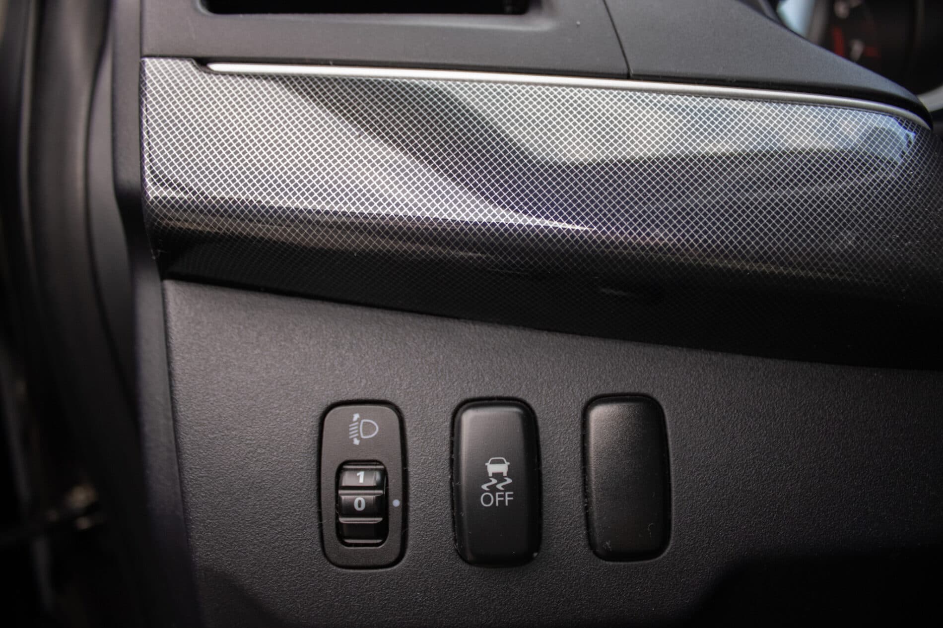 2011 Mitsubishi Lancer, sivá sedan, 178 968 km