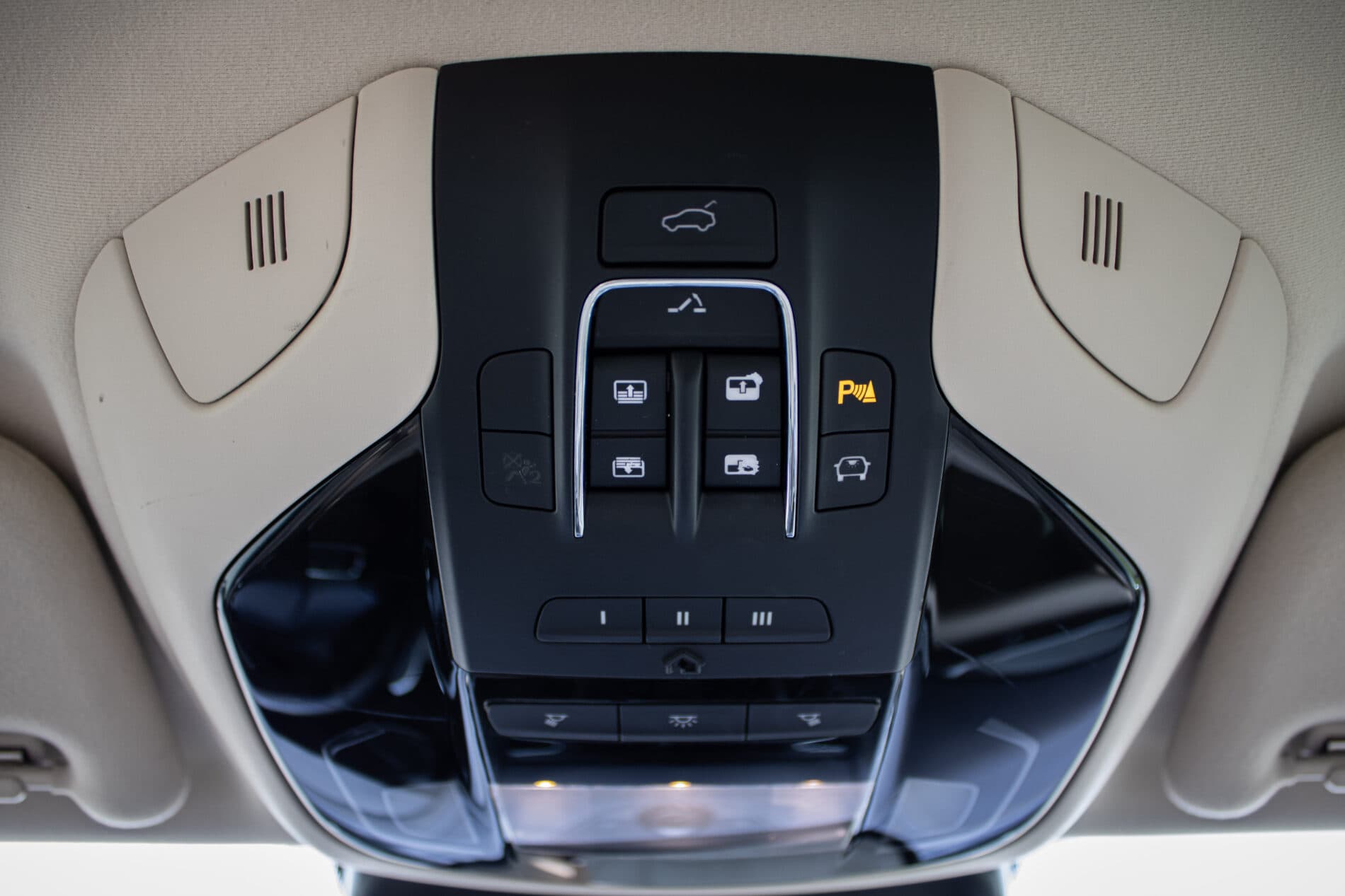 2017 Maserati Levante, čierna suv, 212 484 km