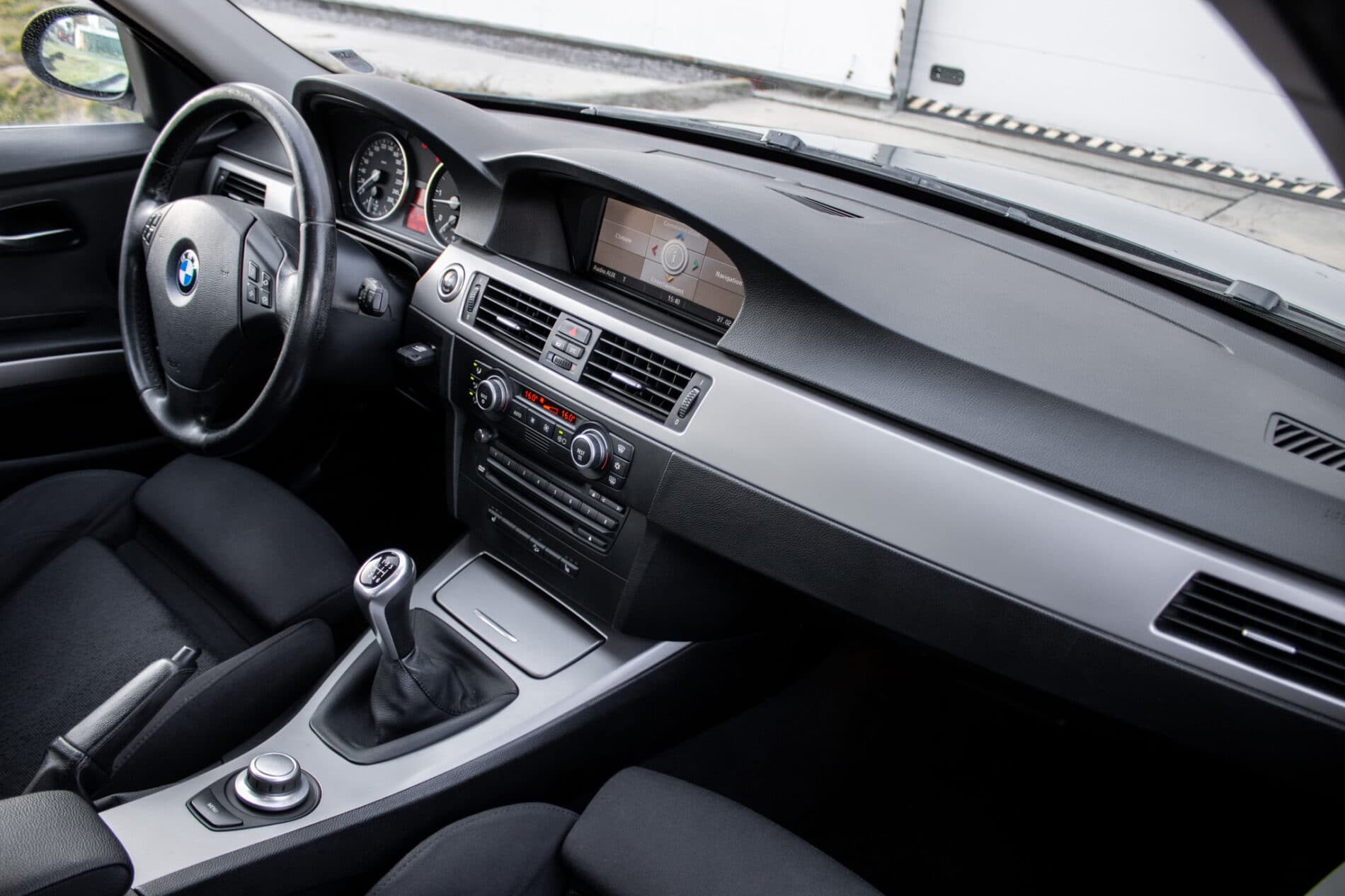 2008 BMW 330d, zelená kombi, 392 635 km