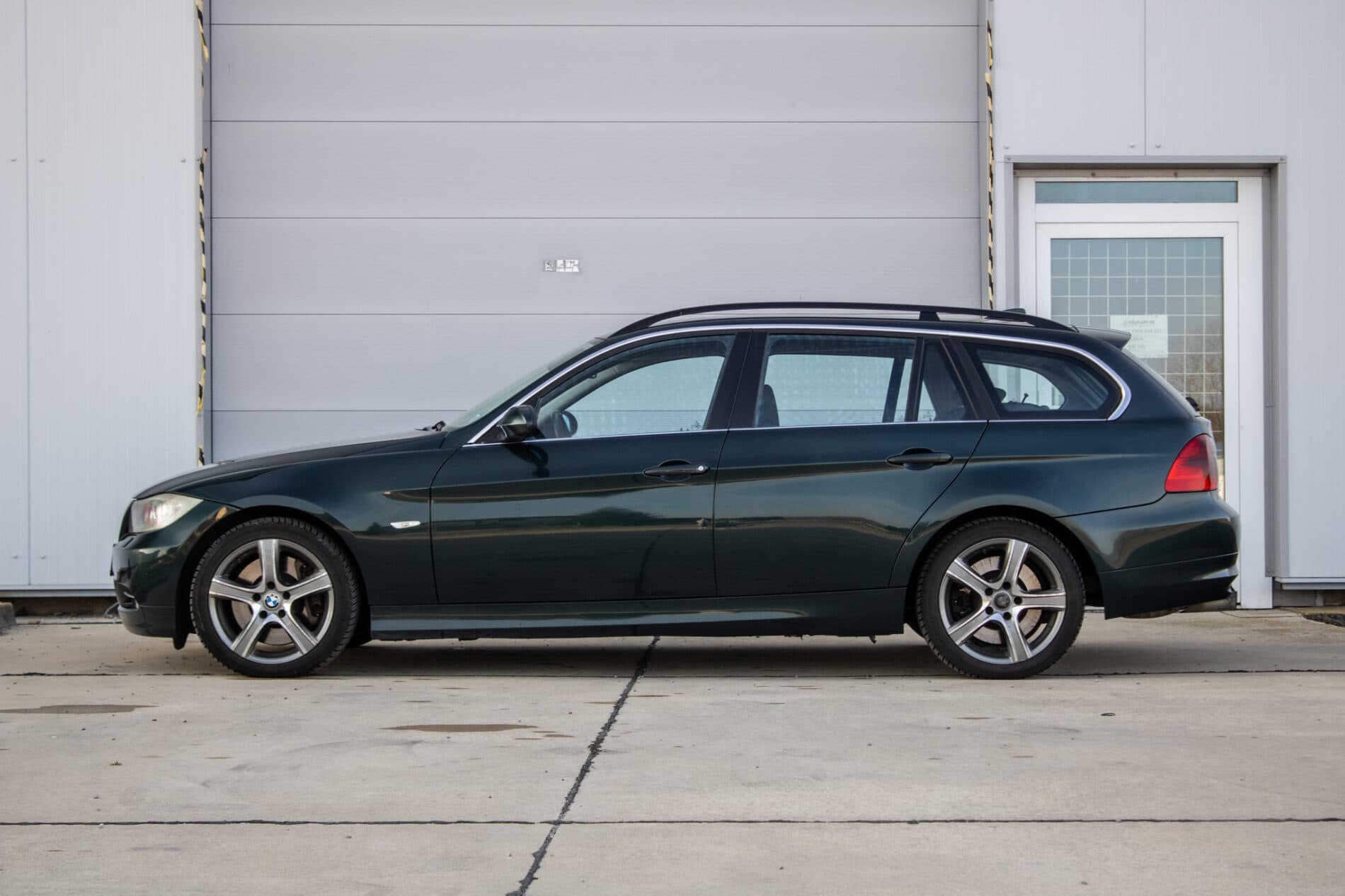 2008 BMW 330d, zelená kombi, 392 635 km