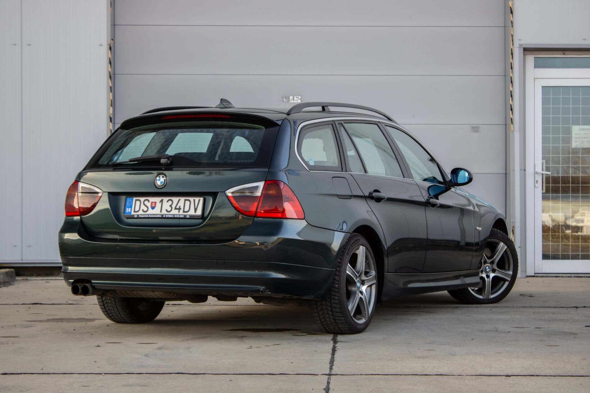 2008 BMW 330d, zelená kombi, 392 635 km