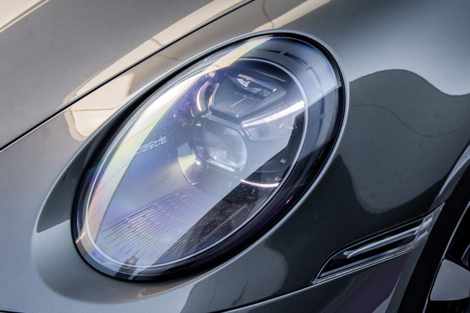 2021 Porsche 992 Carrera 4S, zelená kupé, 27 175 km
