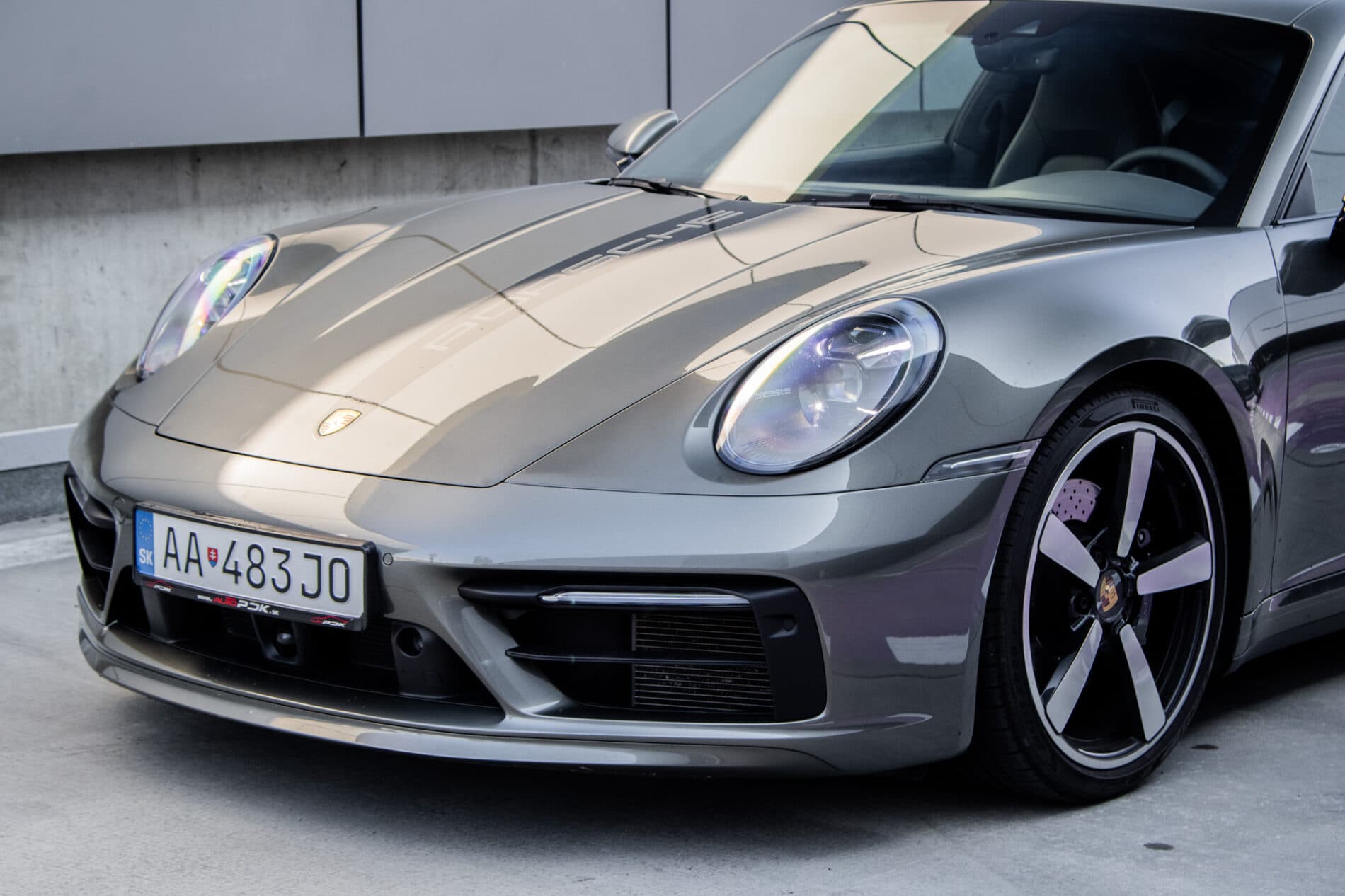 2021 Porsche 992 Carrera 4S, zelená kupé, 27 175 km