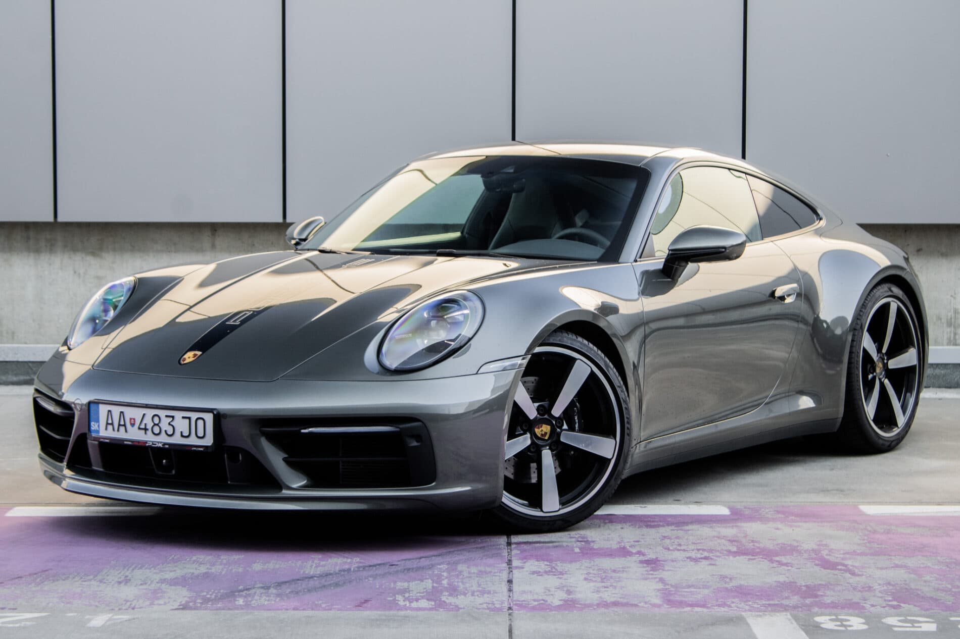 2021 Porsche 992 Carrera 4S, zelená kupé, 27 175 km