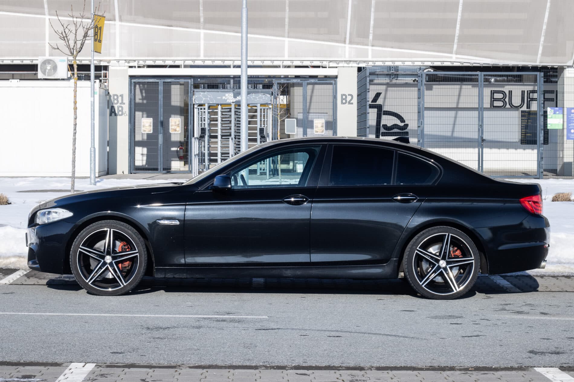 2012 BMW 535d, čierna sedan, 303 563 km