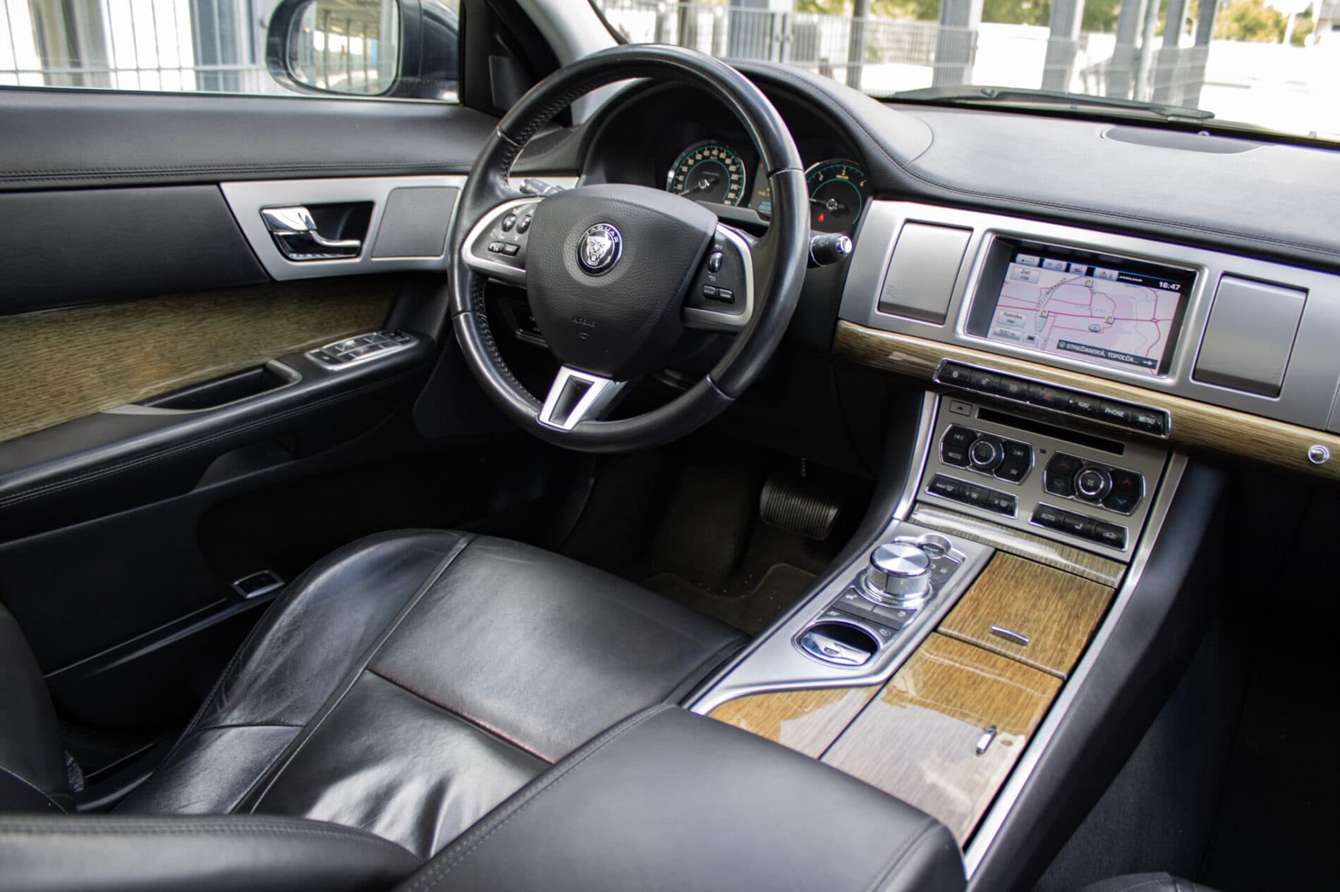 2014 Jaguar XF, čierna kombi, 224 926 km