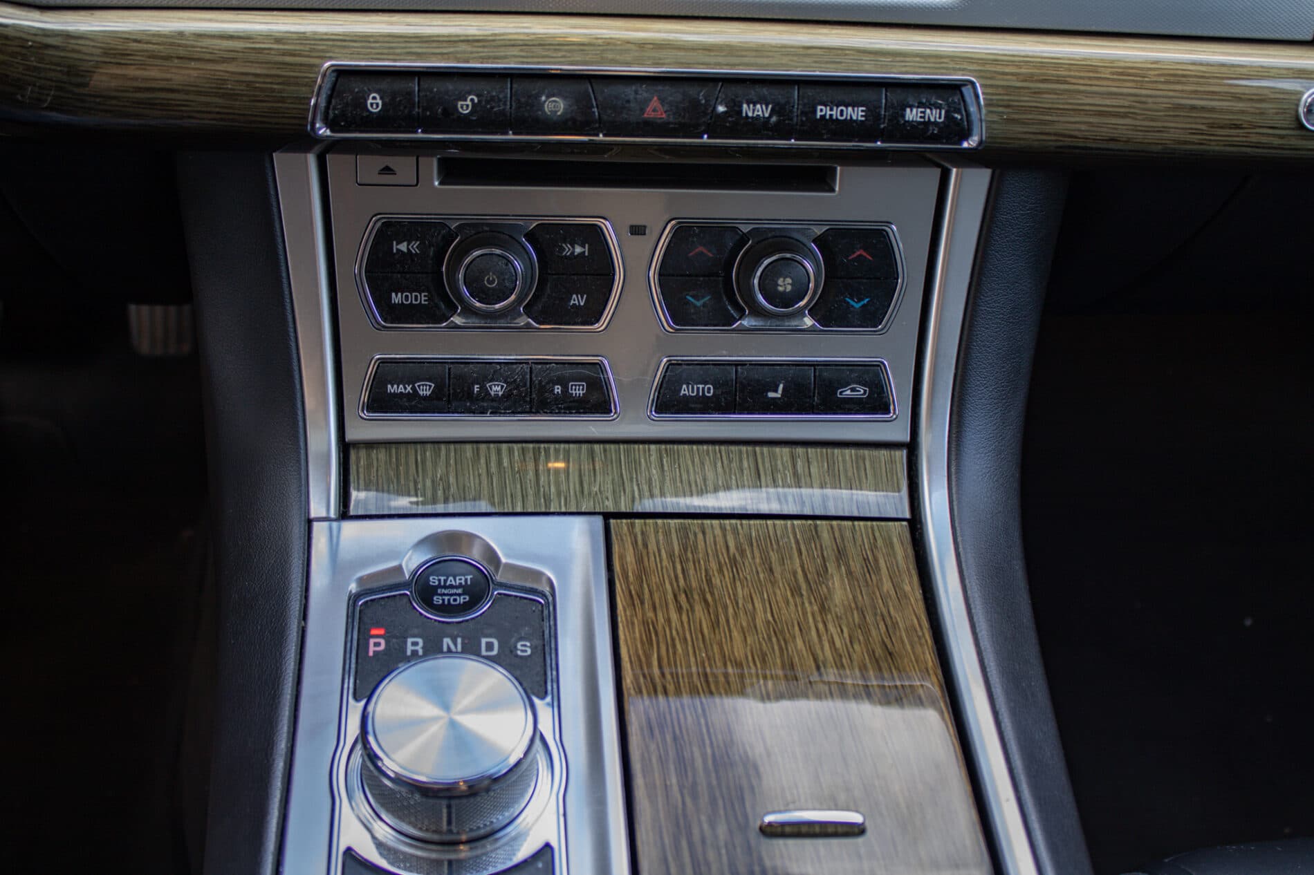 2014 Jaguar XF, čierna kombi, 224 926 km