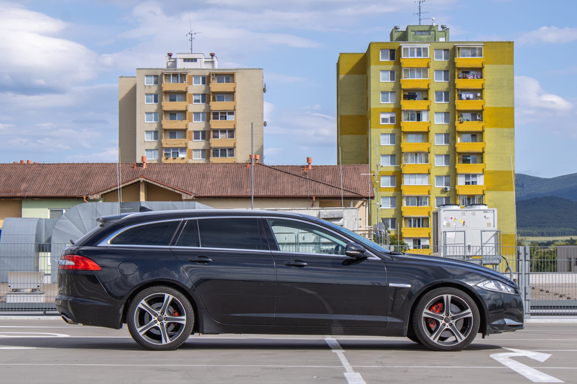 2014 Jaguar XF, čierna kombi, 224 926 km