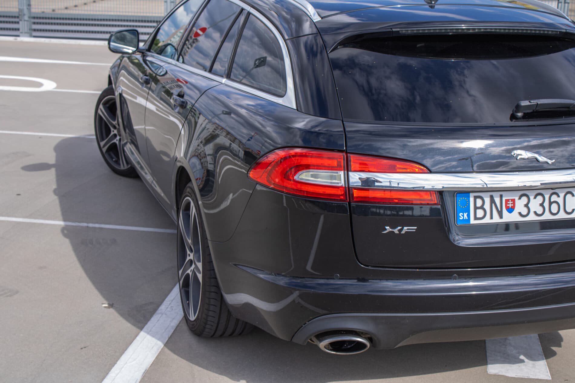 2014 Jaguar XF, čierna kombi, 224 926 km