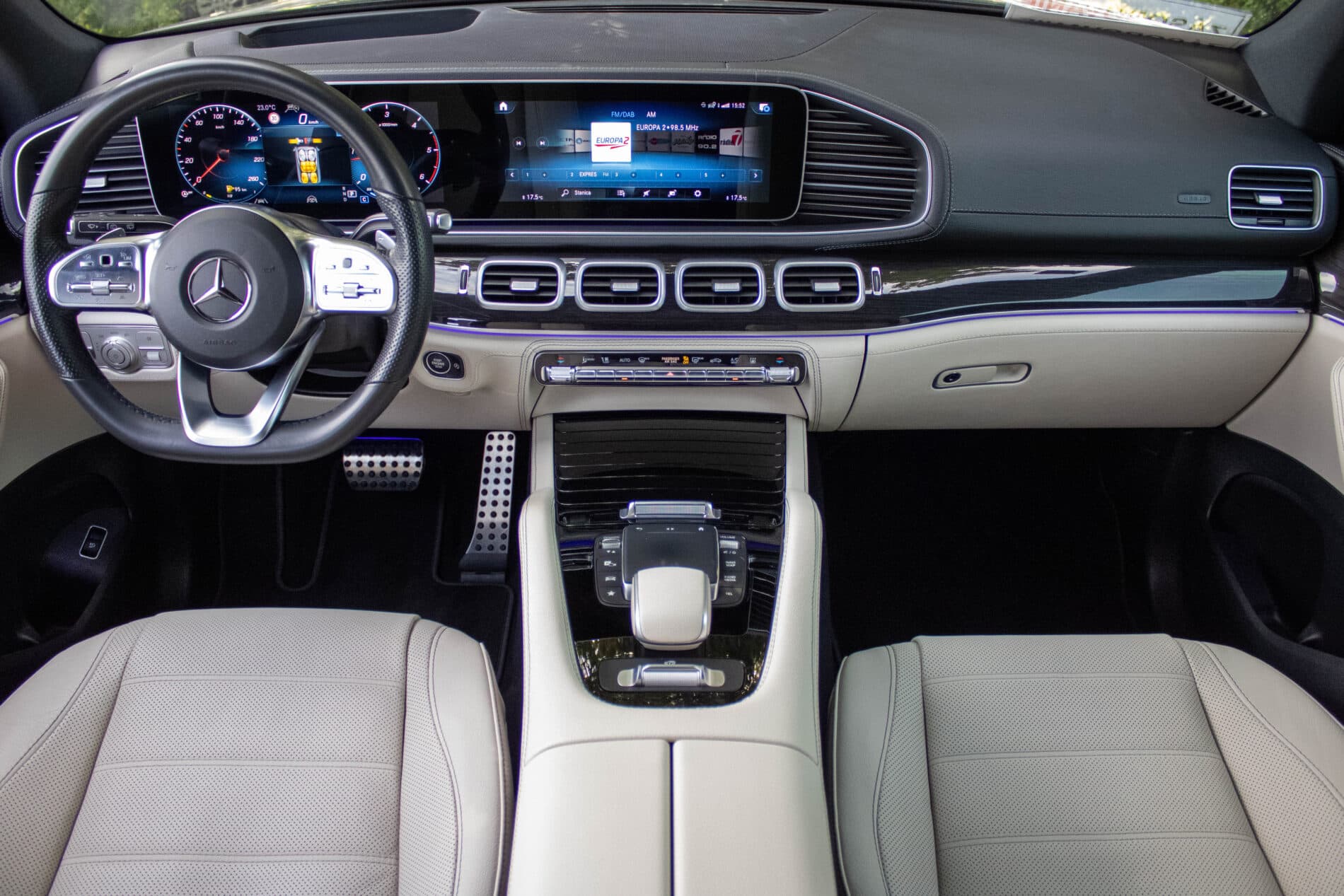 2023 Mercedes-Benz GLS 400d, čierna suv, 40 535 km