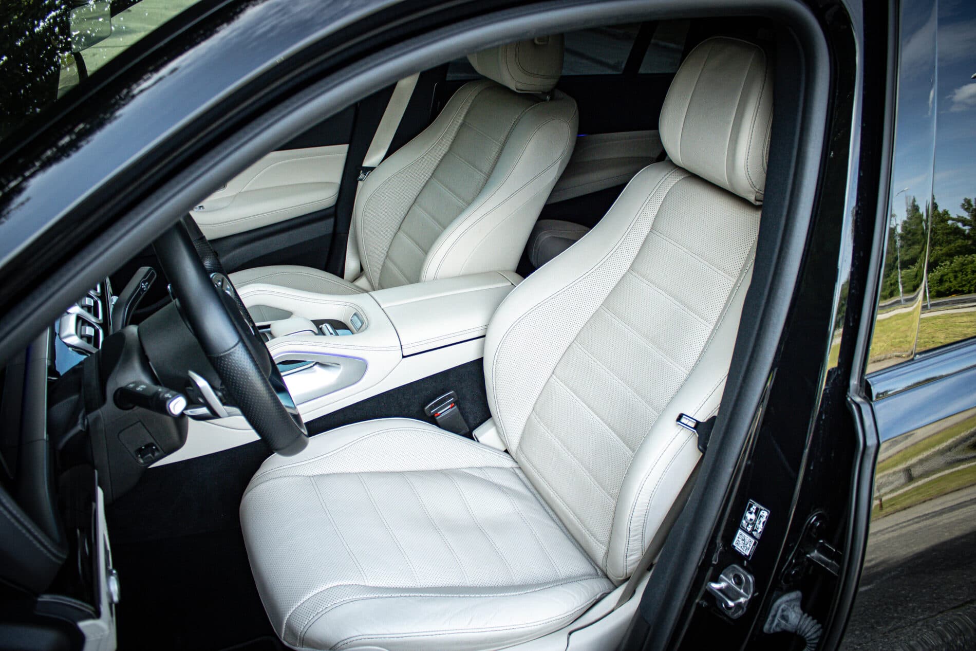 2023 Mercedes-Benz GLS 400d, čierna suv, 40 535 km