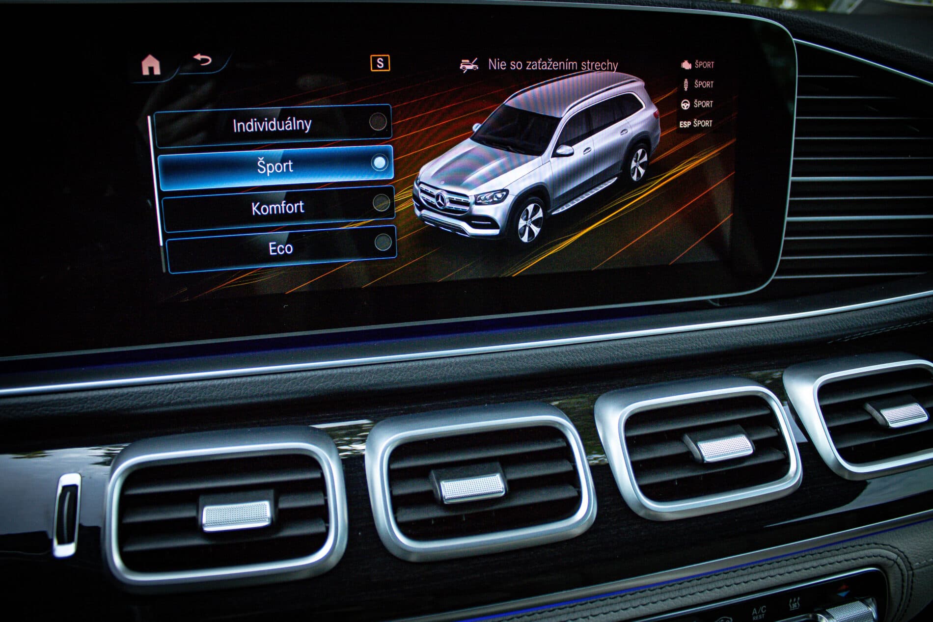 2023 Mercedes-Benz GLS 400d, čierna suv, 40 535 km
