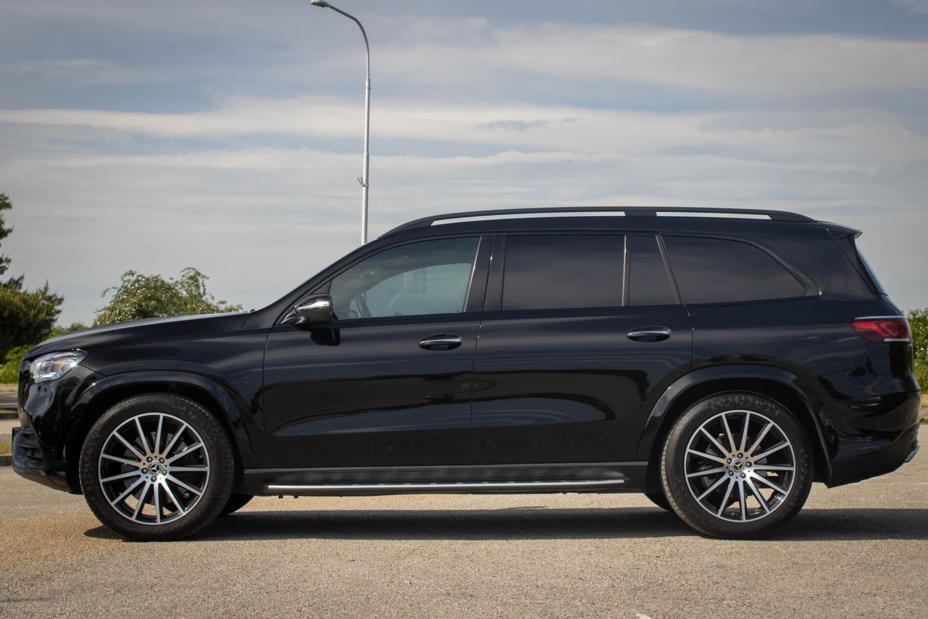 2023 Mercedes-Benz GLS 400d, čierna suv, 40 535 km