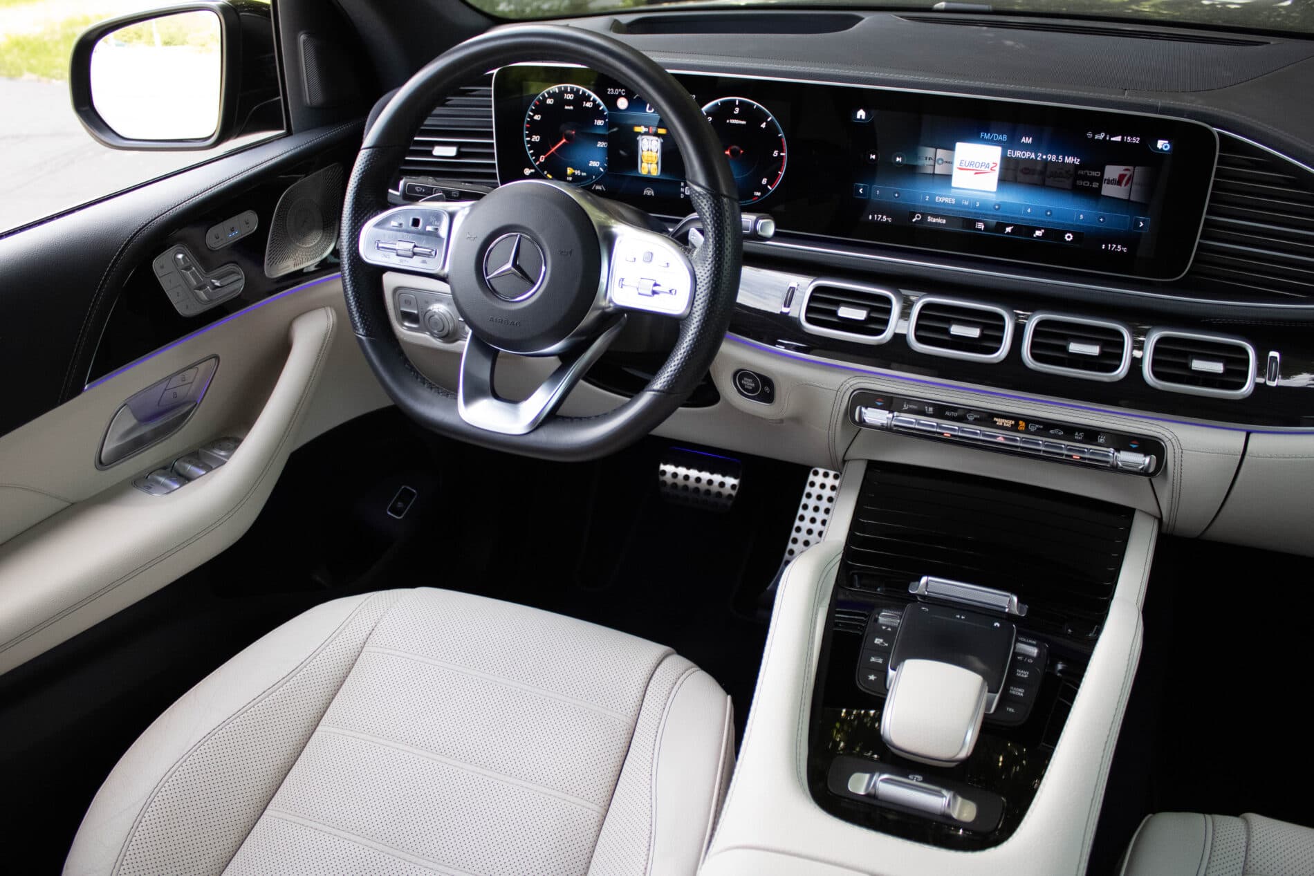 2023 Mercedes-Benz GLS 400d, čierna suv, 40 535 km