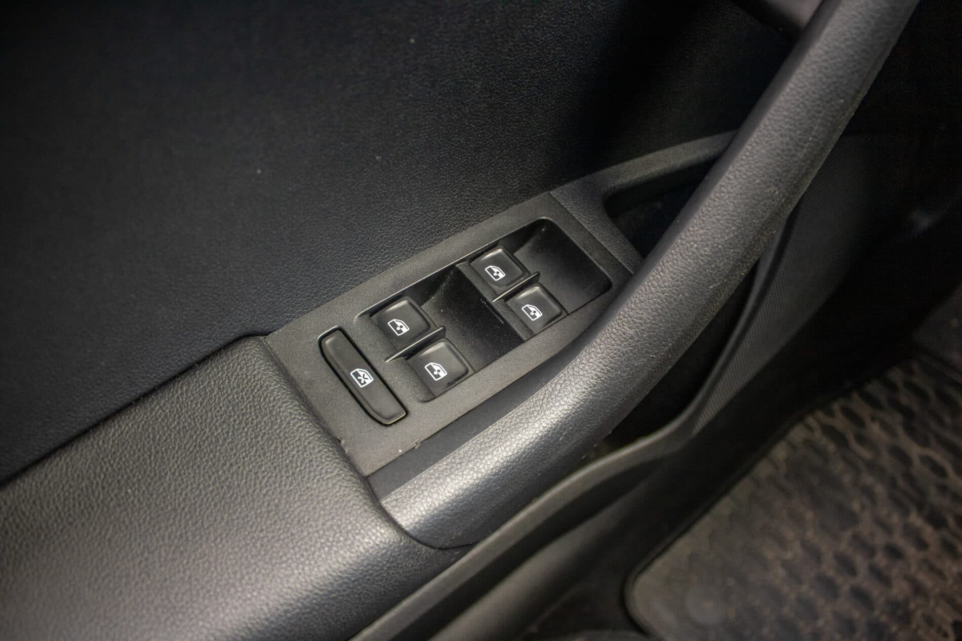 2016 Skoda Octavia RS, čierna kombi, 237 027 km