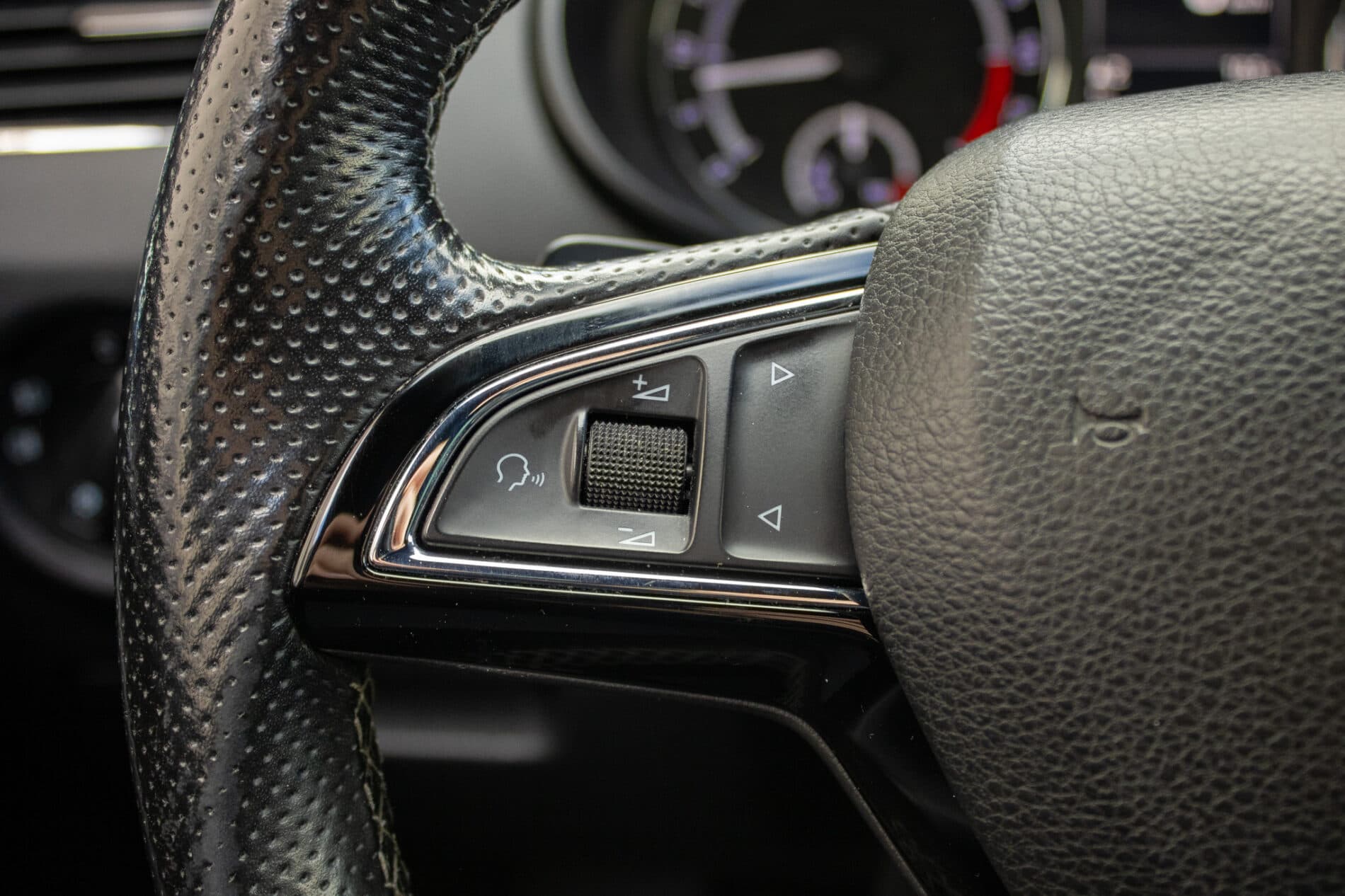 2016 Skoda Octavia RS, čierna kombi, 237 027 km