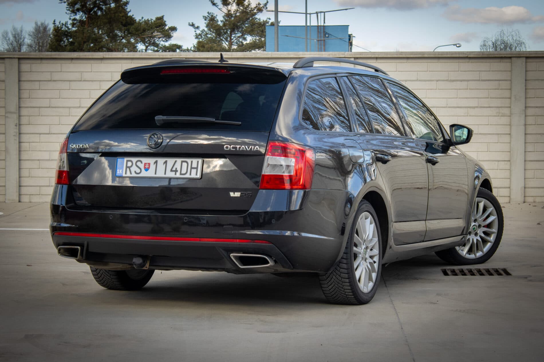 2016 Skoda Octavia RS, čierna kombi, 237 027 km
