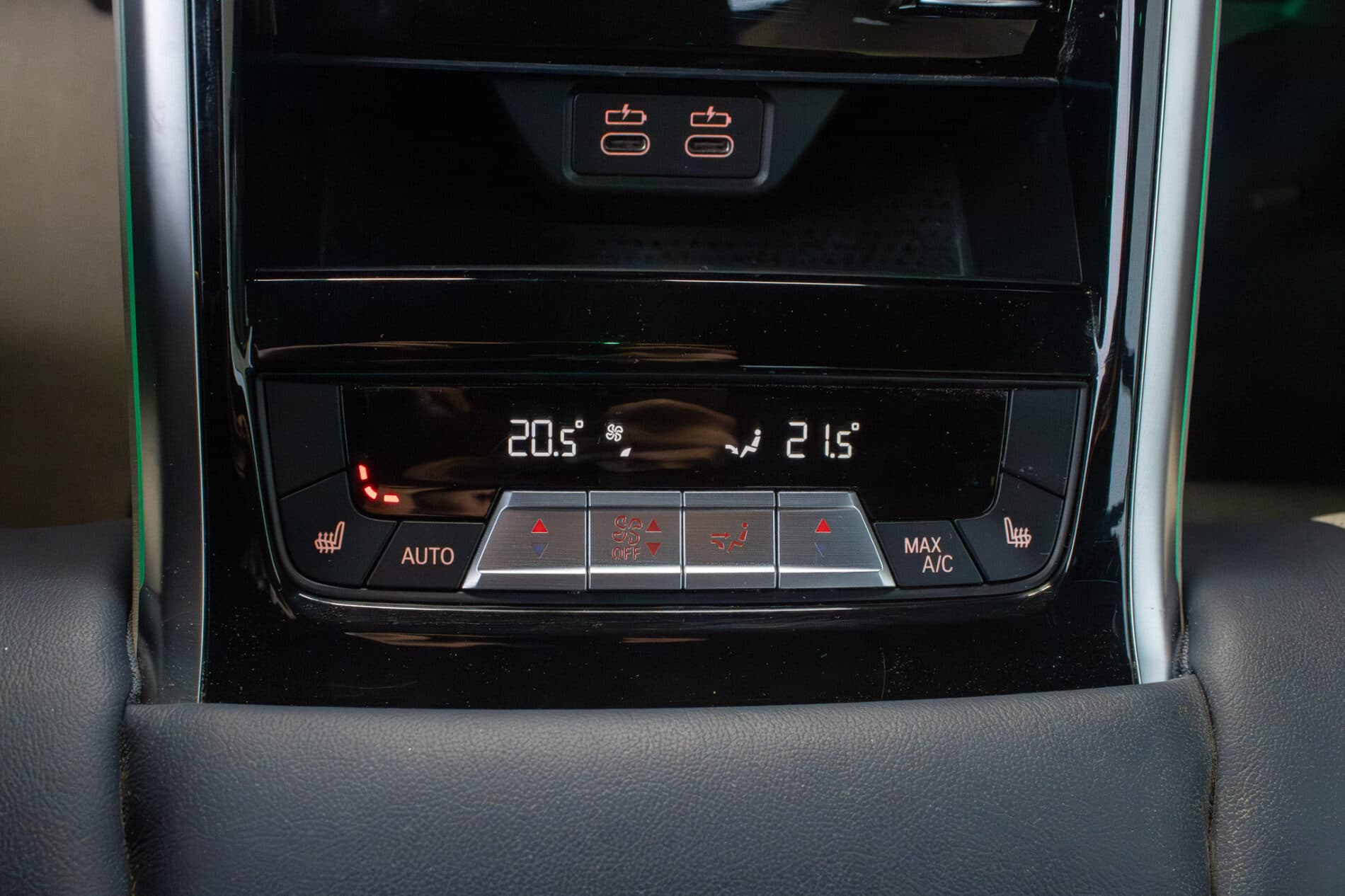 2021 BMW M850i, sivá kupé, 213 085 km