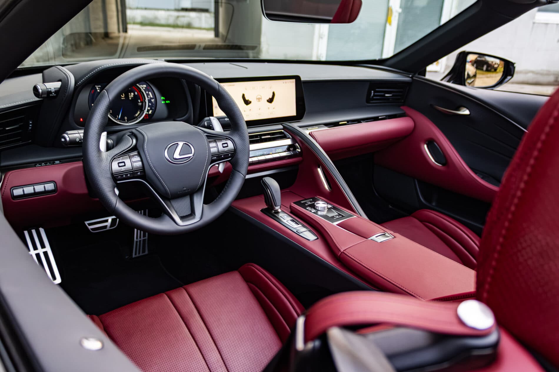 2024 Lexus LC 500, čierna kabriolet, 67 km