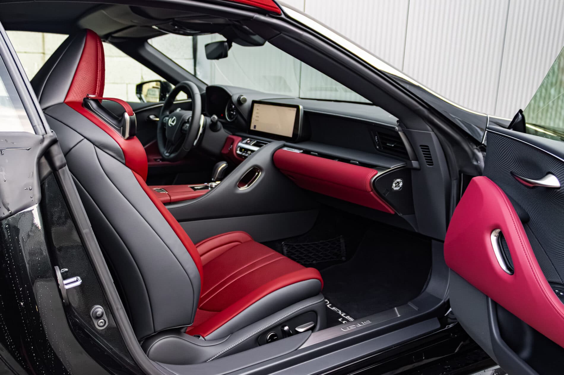2024 Lexus LC 500, čierna kabriolet, 67 km