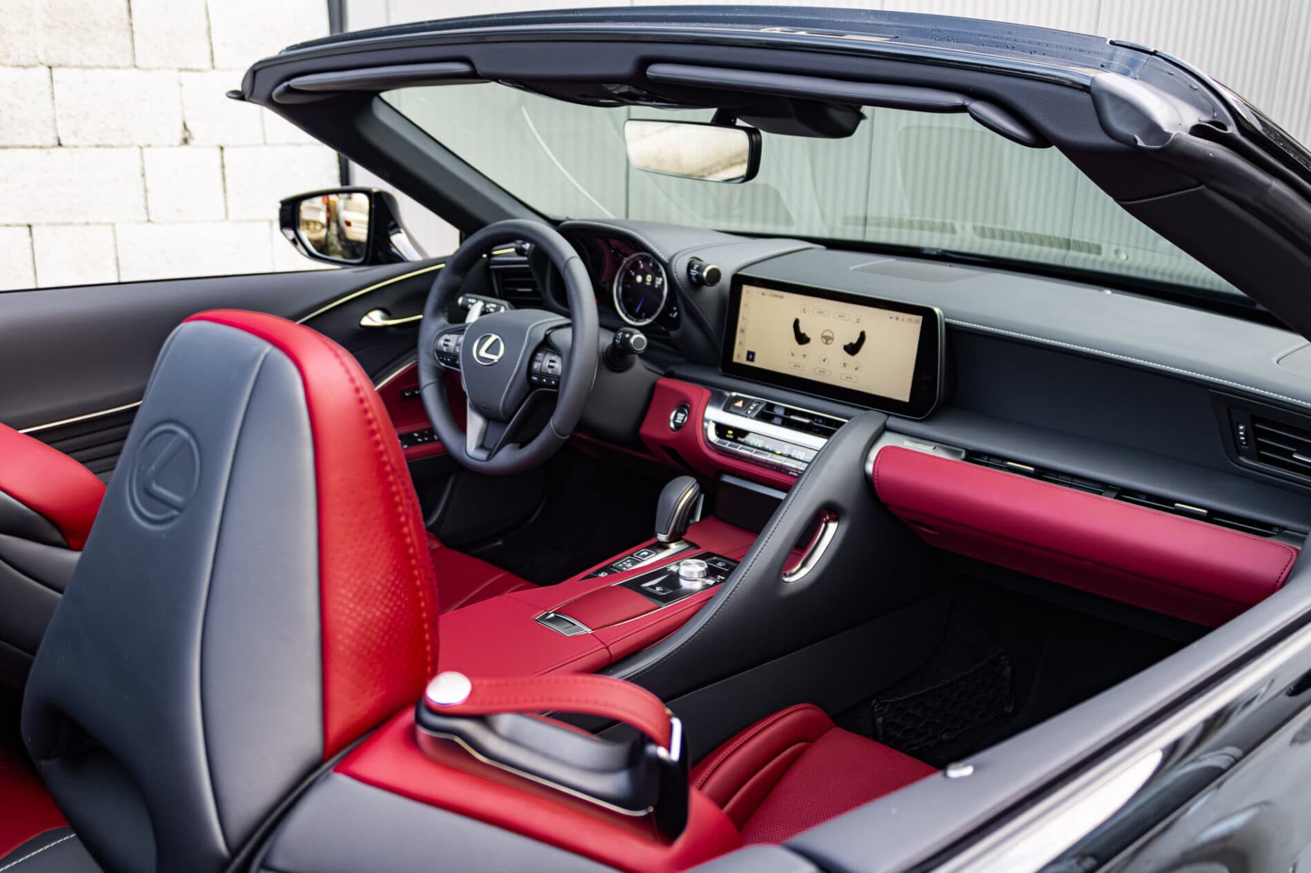 2024 Lexus LC 500, čierna kabriolet, 67 km