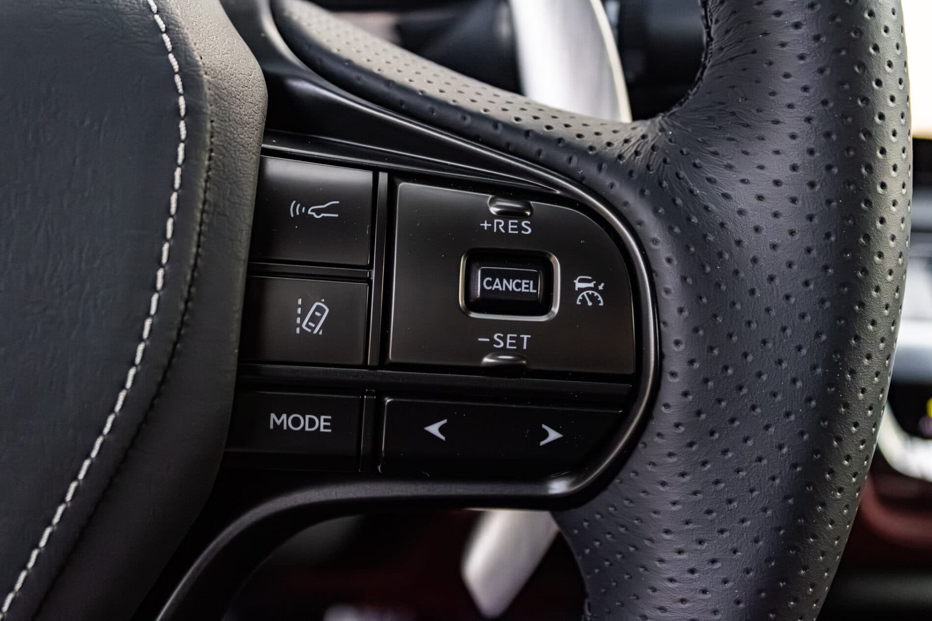 2024 Lexus LC 500, čierna kabriolet, 67 km