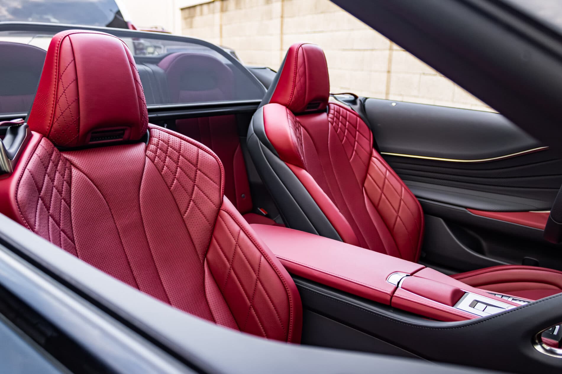 2024 Lexus LC 500, čierna kabriolet, 67 km