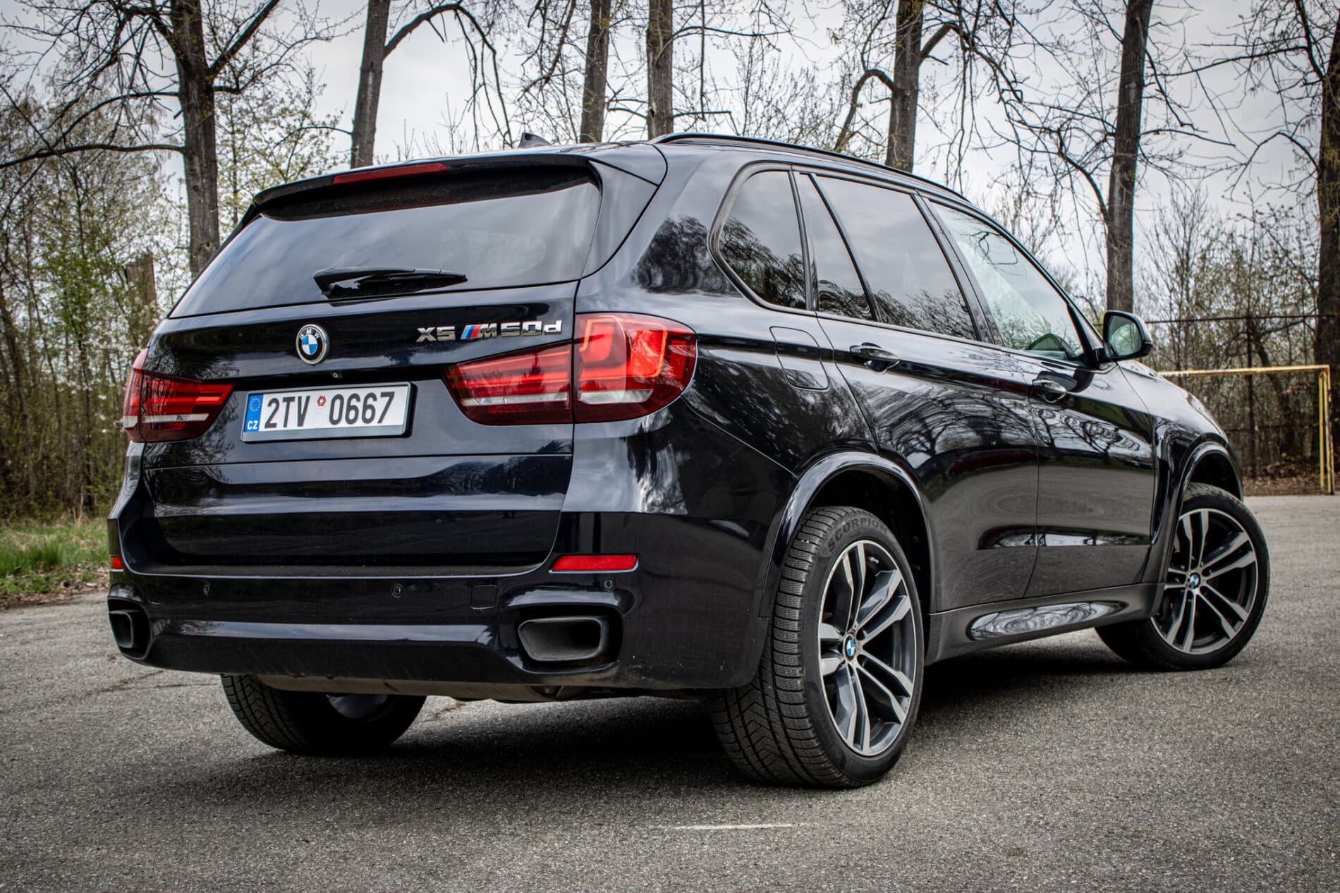 2014 BMW X5 M50d, čierna suv, 255 839 km
