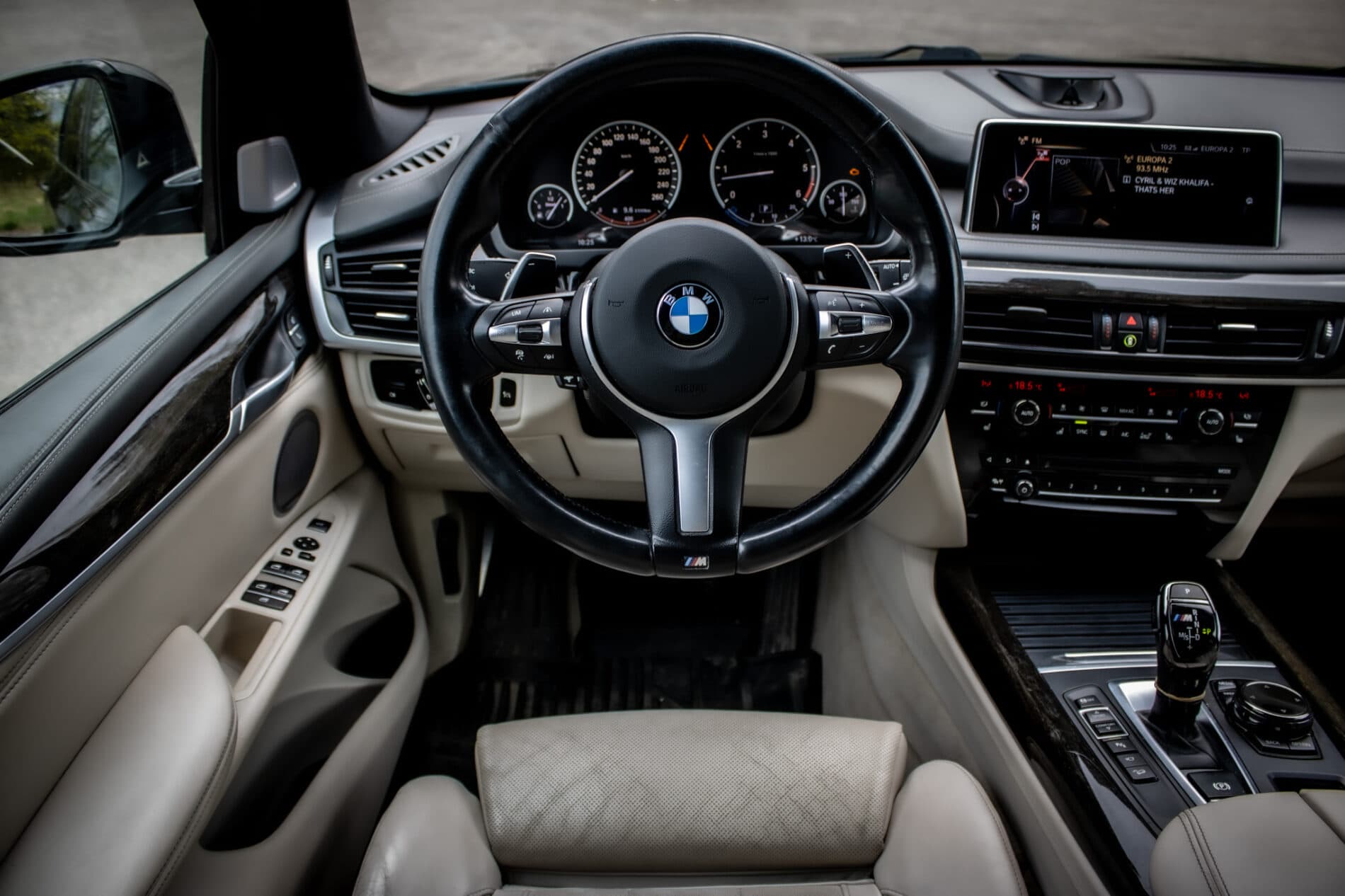 2014 BMW X5 M50d, čierna suv, 255 839 km