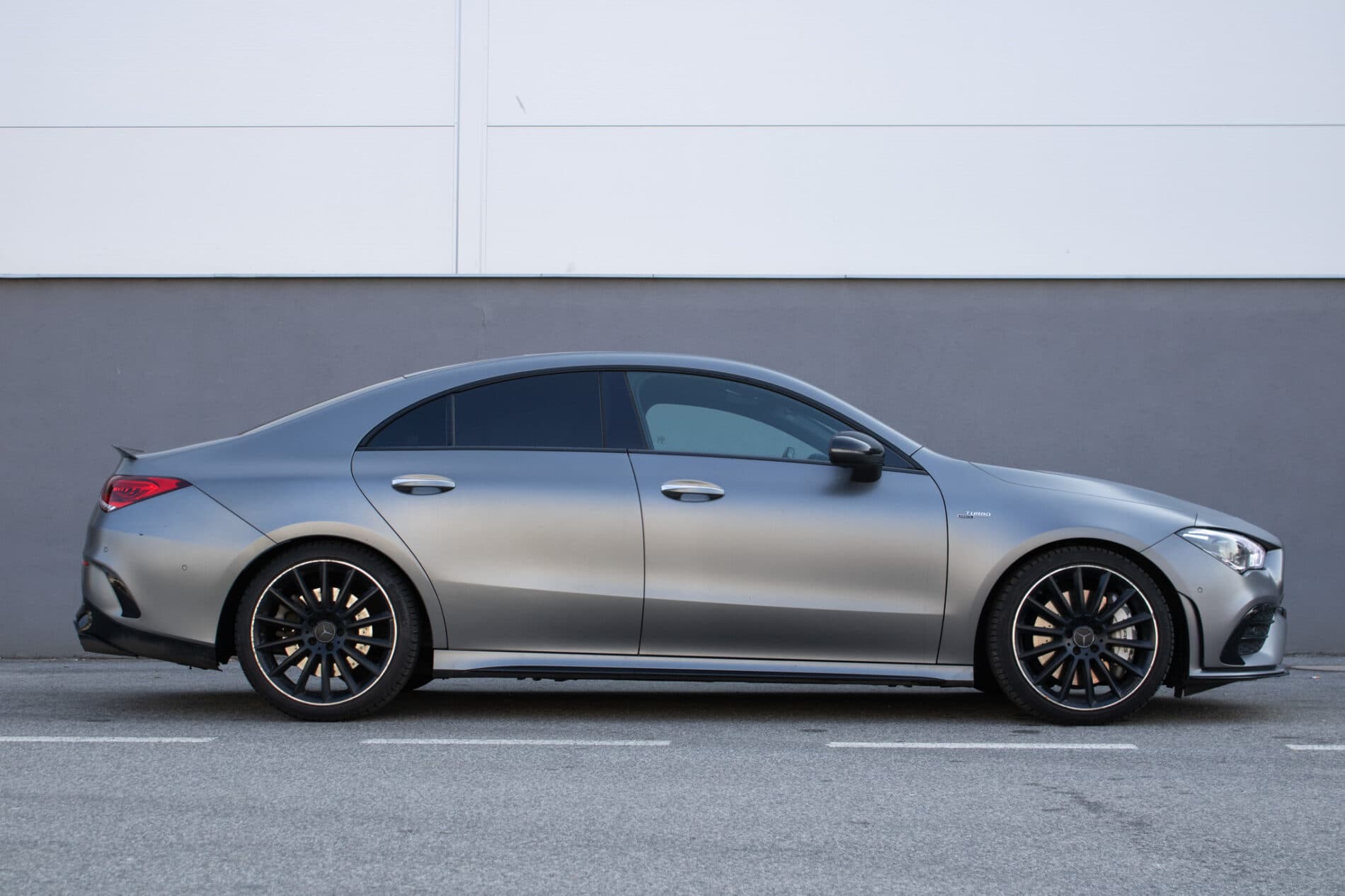 2019 Mercedes-Benz CLA 35 AMG, sivá kupé, 100 867 km
