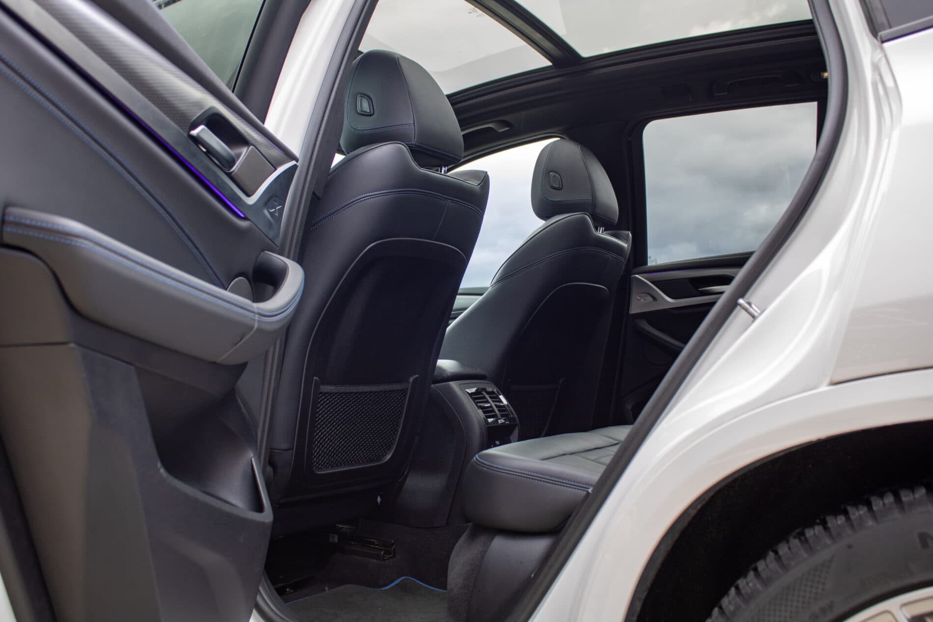 2019 BMW X3 M40i, biela suv, 142 191 km