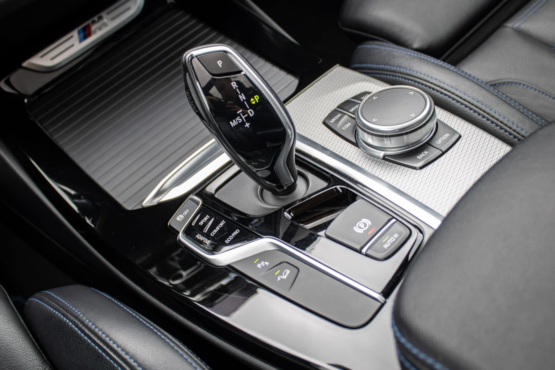 2019 BMW X3 M40i, biela suv, 142 191 km
