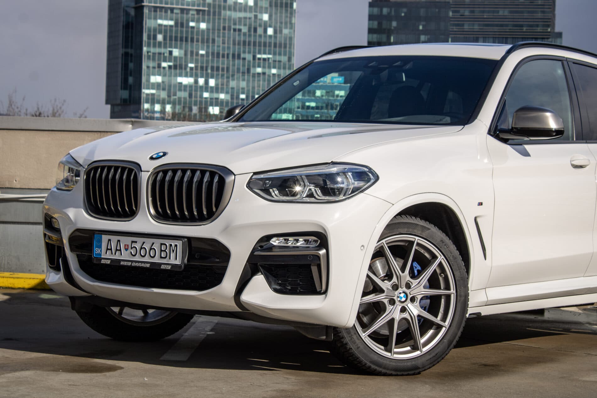 2019 BMW X3 M40i, biela suv, 142 191 km