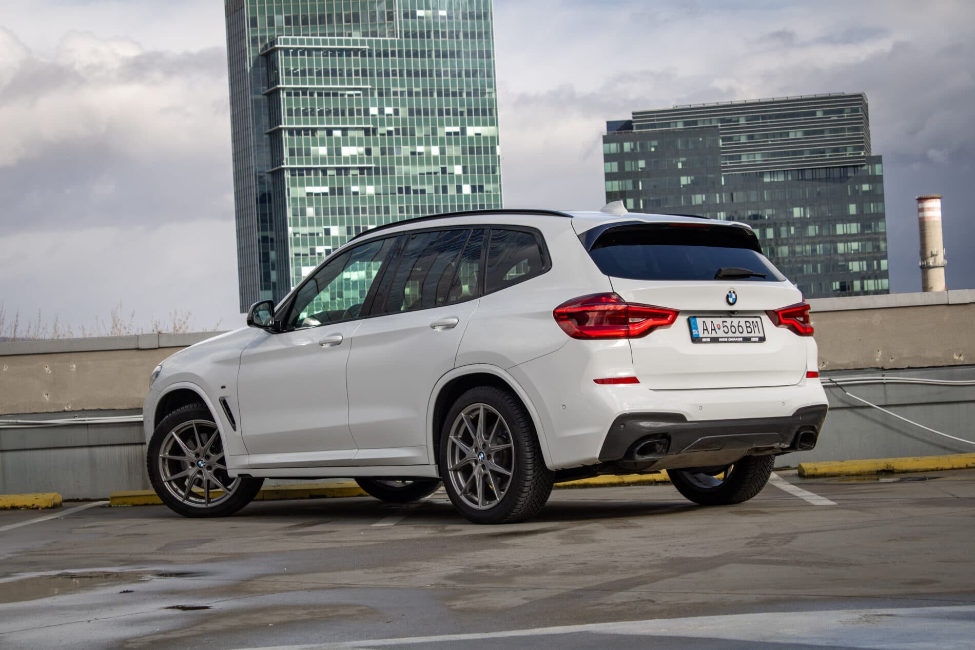 2019 BMW X3 M40i, biela suv, 142 191 km