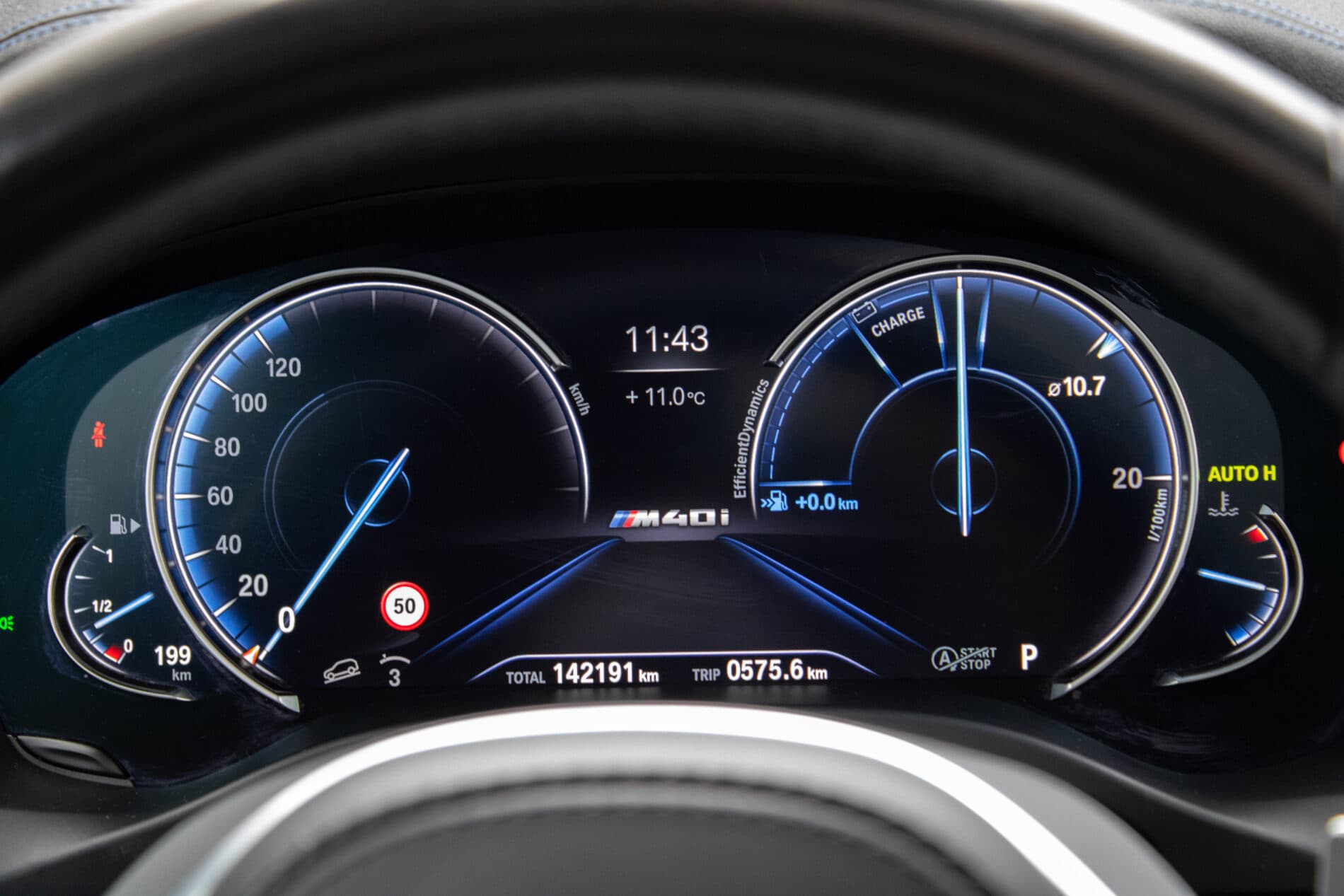 2019 BMW X3 M40i, biela suv, 142 191 km