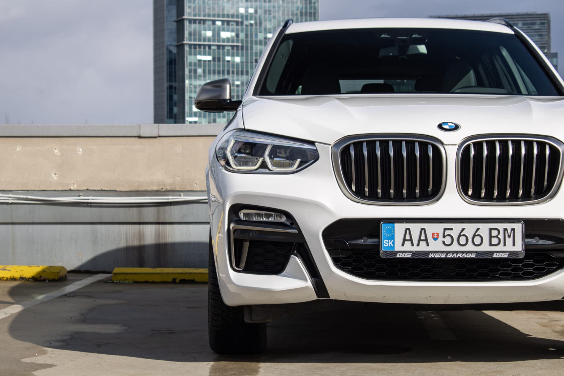 2019 BMW X3 M40i, biela suv, 142 191 km