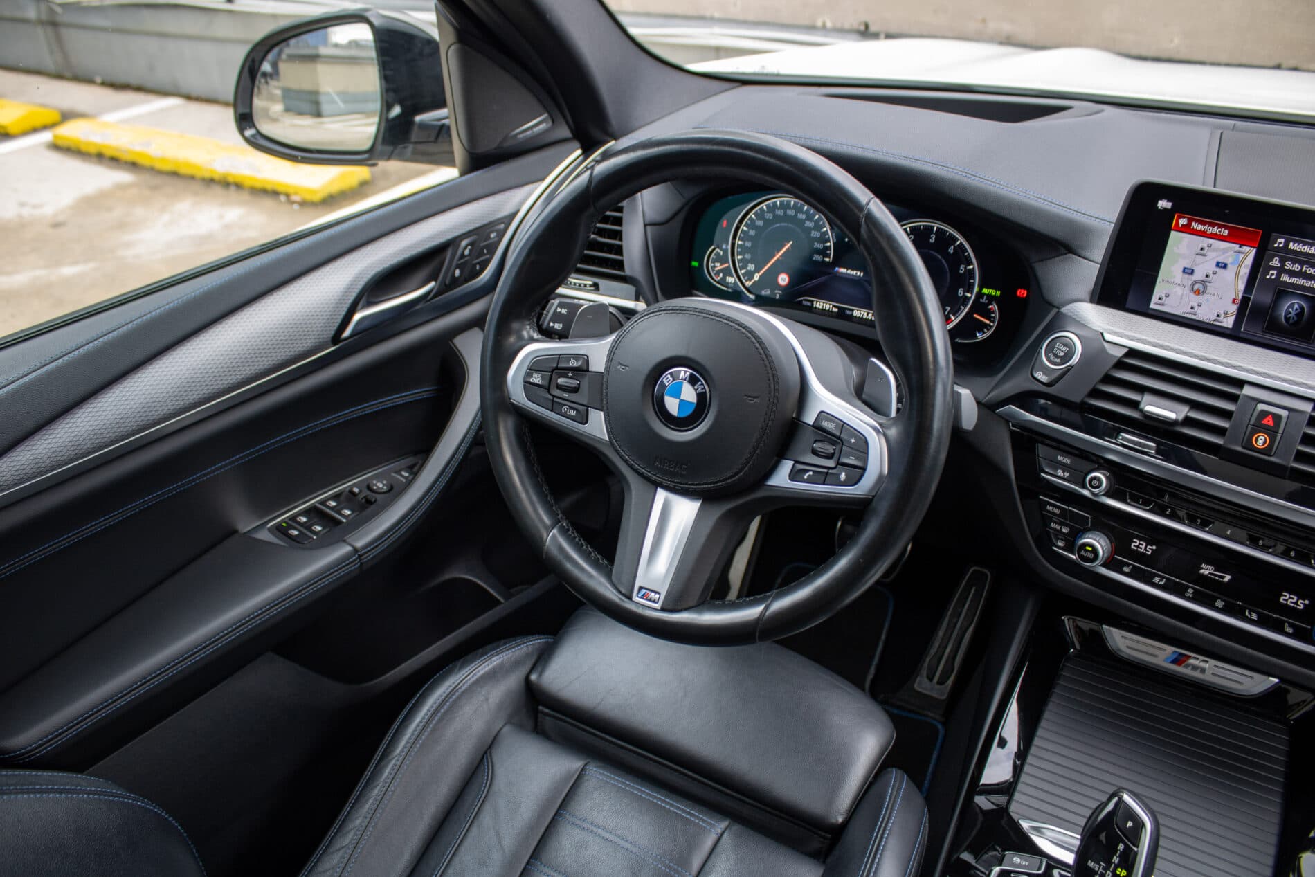 2019 BMW X3 M40i, biela suv, 142 191 km