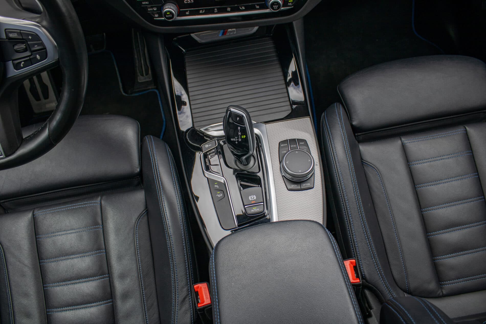2019 BMW X3 M40i, biela suv, 142 191 km