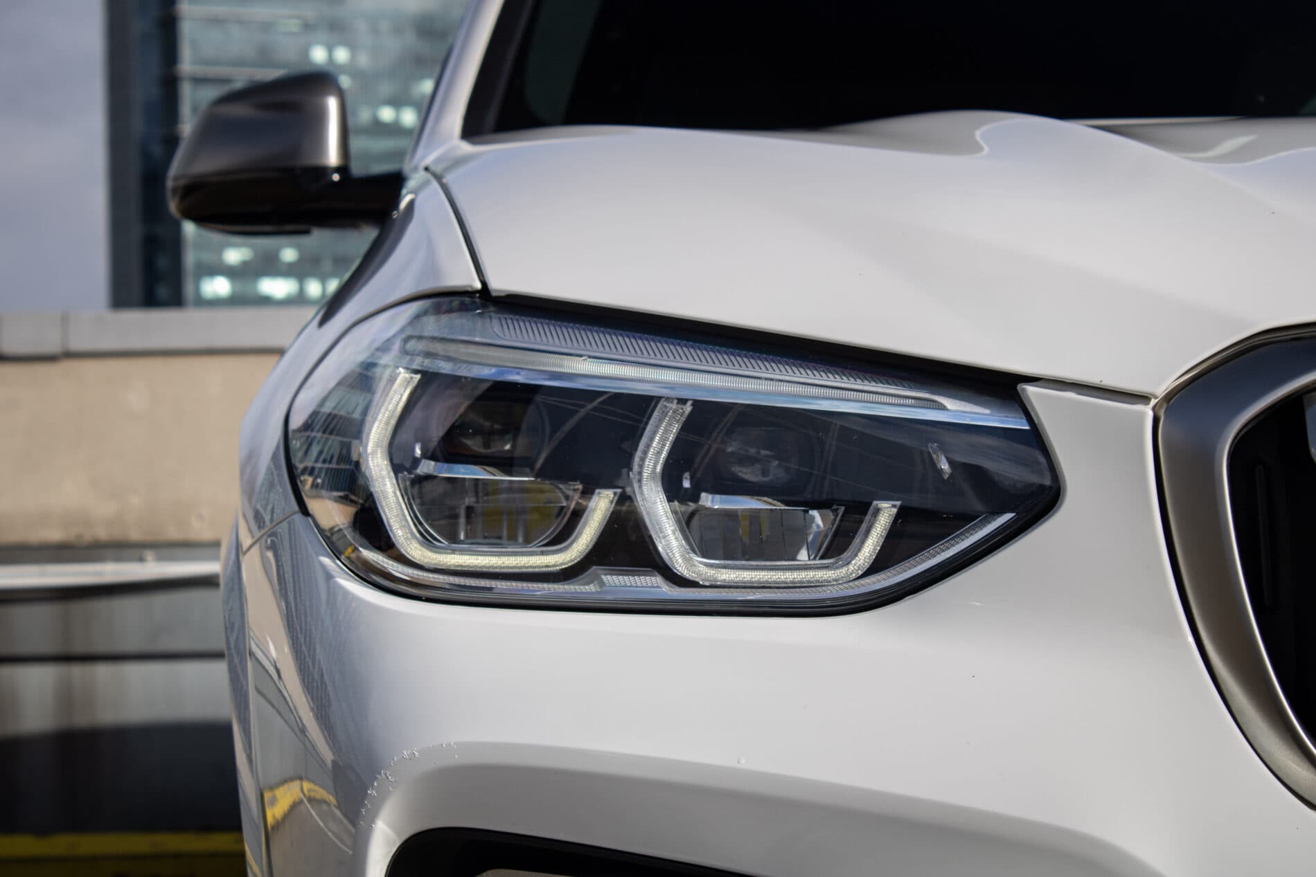 2019 BMW X3 M40i, biela suv, 142 191 km