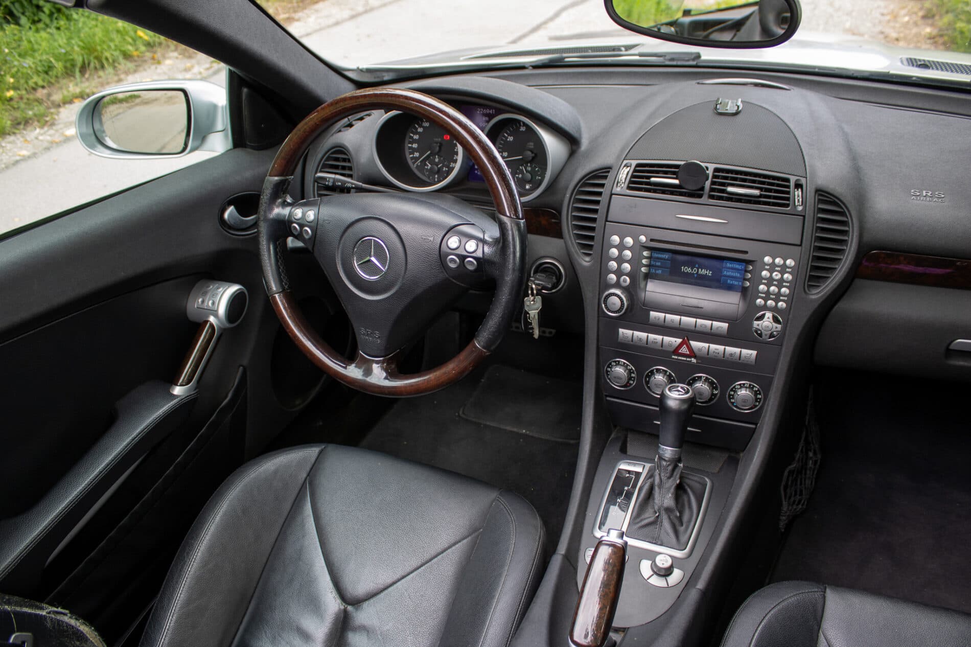 2004 Mercedes-Benz SLK 350, sivá kabriolet, 226 941 km