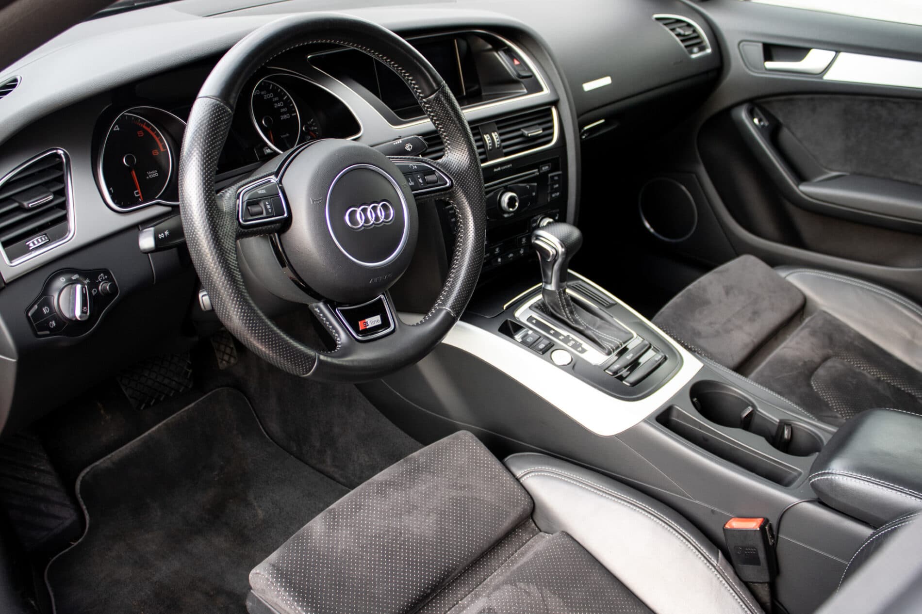 2012 AUDI A5, červená kupé, 142 939 km