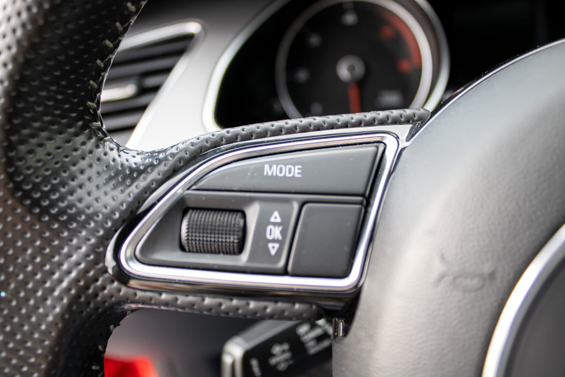 2012 AUDI A5, červená kupé, 142 939 km