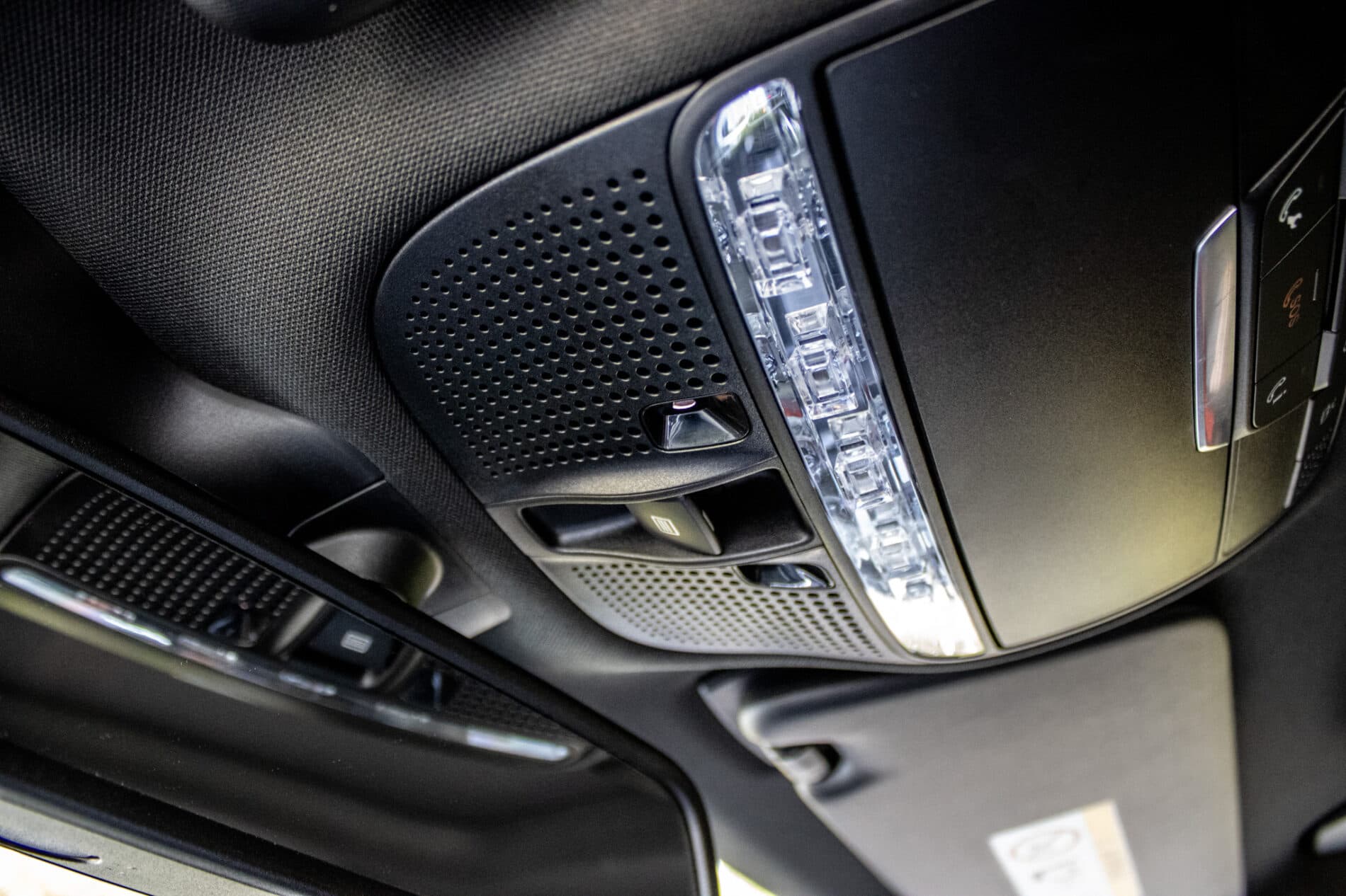 2017 Mercedes-Benz C 63 AMG S, biela kombi, 79 170 km
