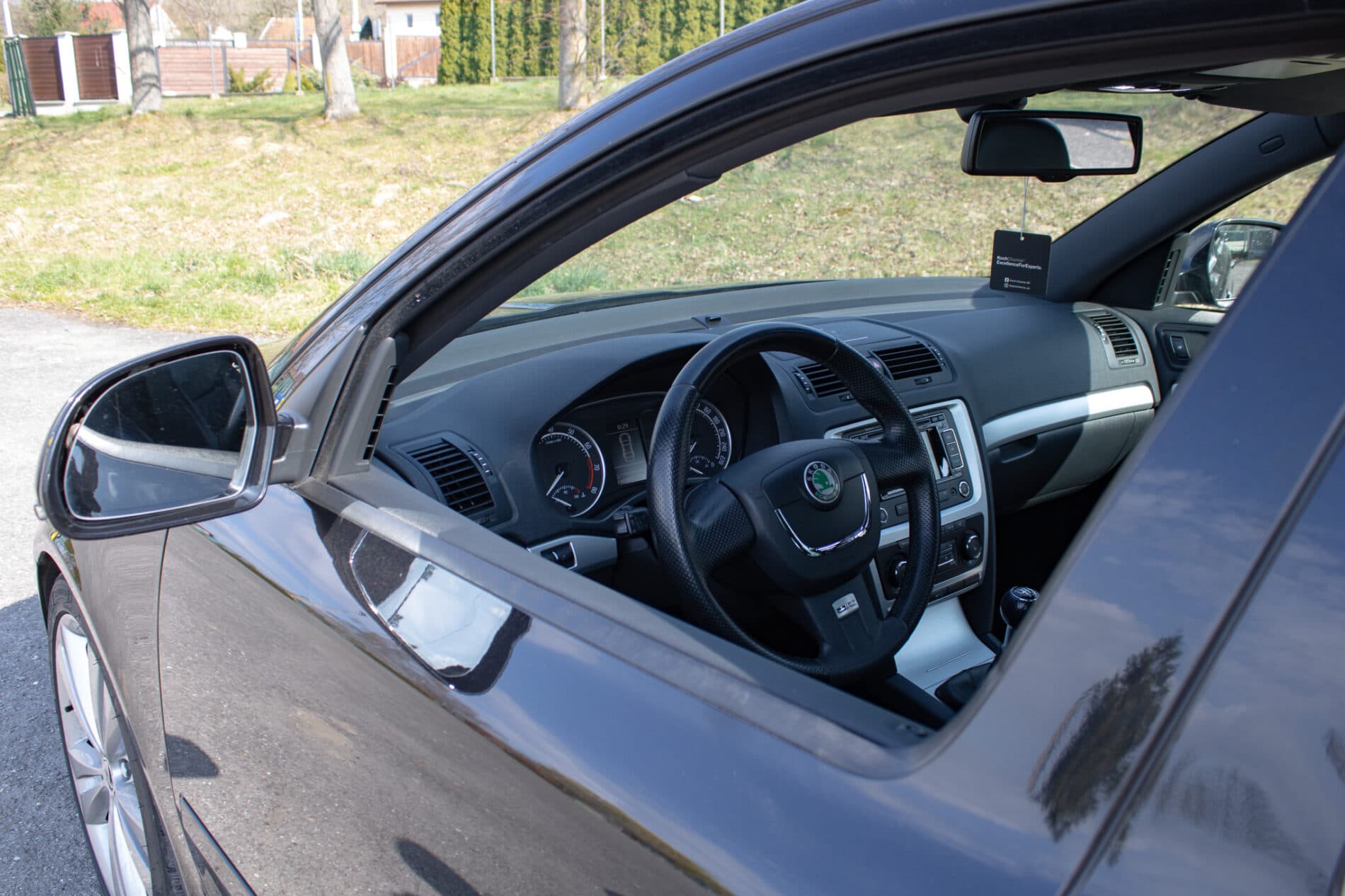2011 Skoda Octavia RS, čierna kombi, 190 807 km