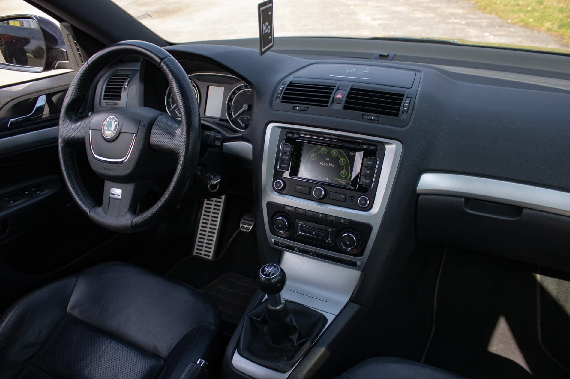 2011 Skoda Octavia RS, čierna kombi, 190 807 km