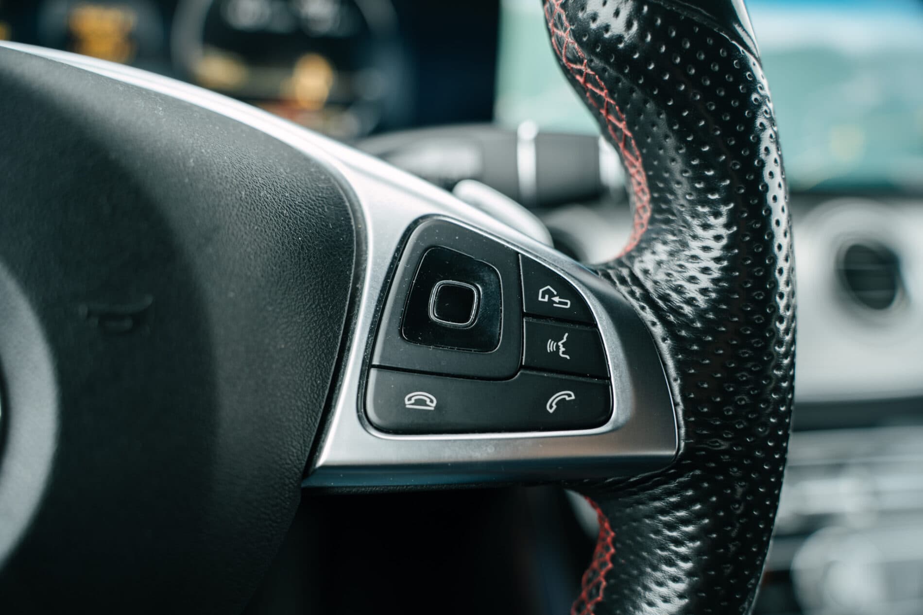 2017 Mercedes-Benz E 43 AMG, biela sedan, 148 749 km
