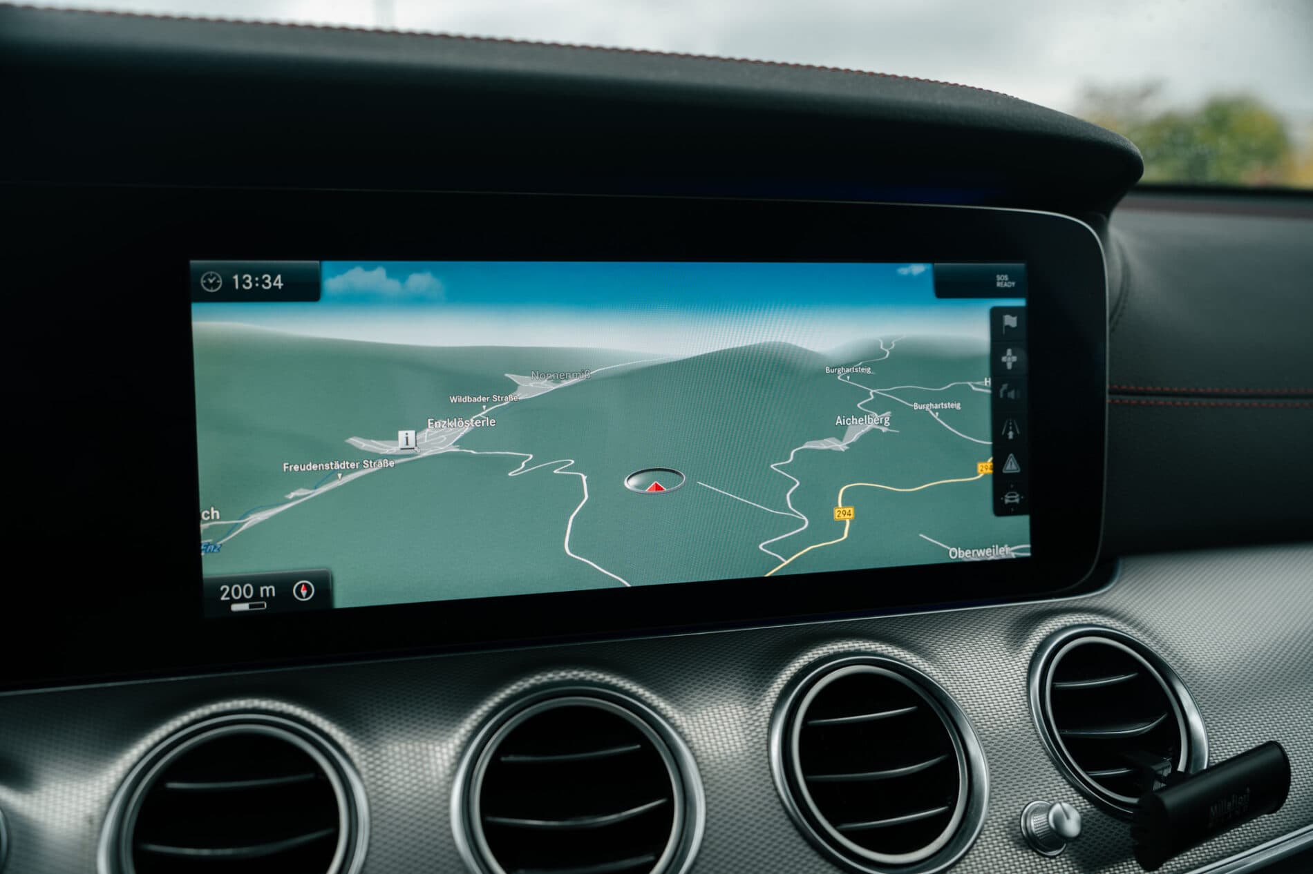 2017 Mercedes-Benz E 43 AMG, biela sedan, 148 749 km