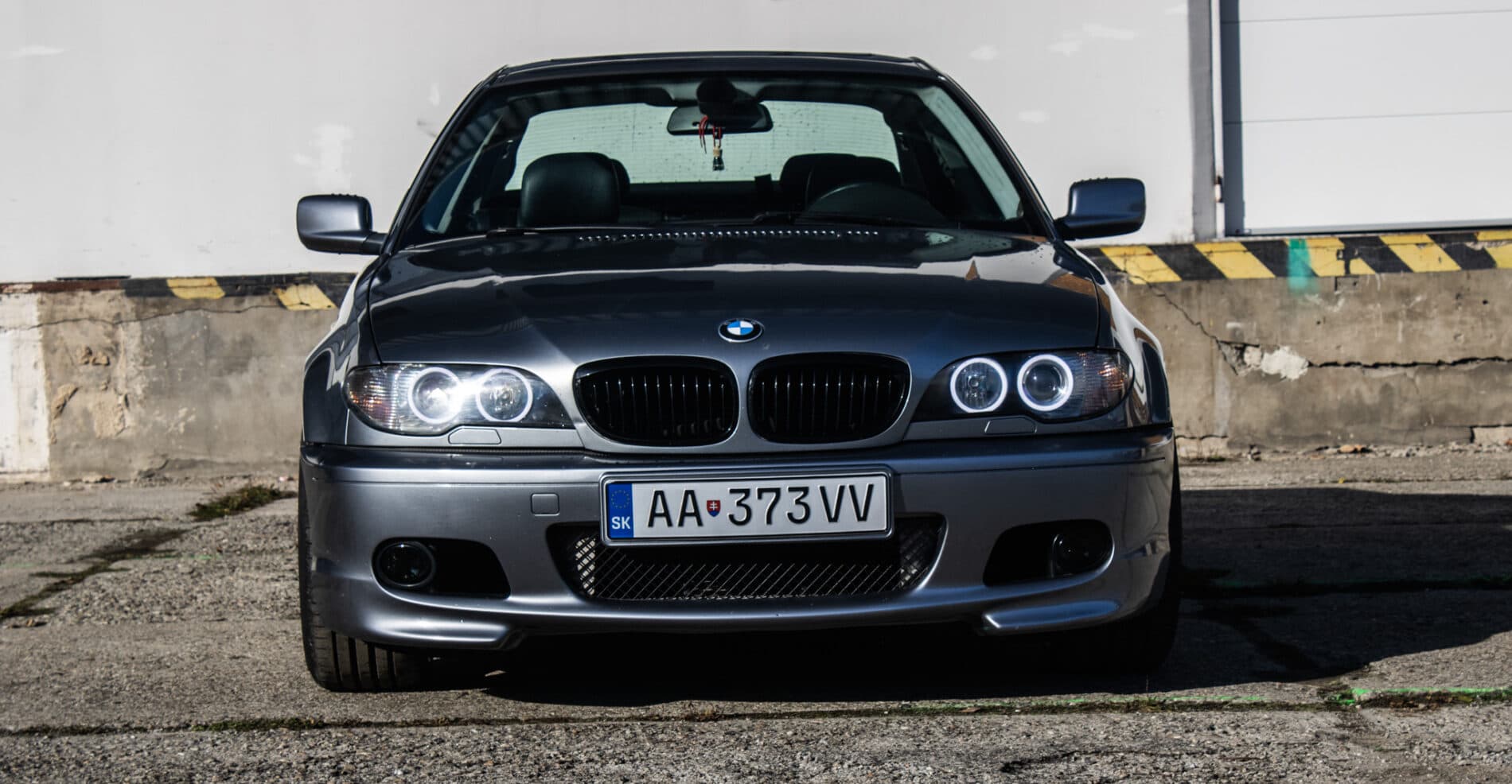 2003 BMW 330i, sivá kupé, 283 013 km