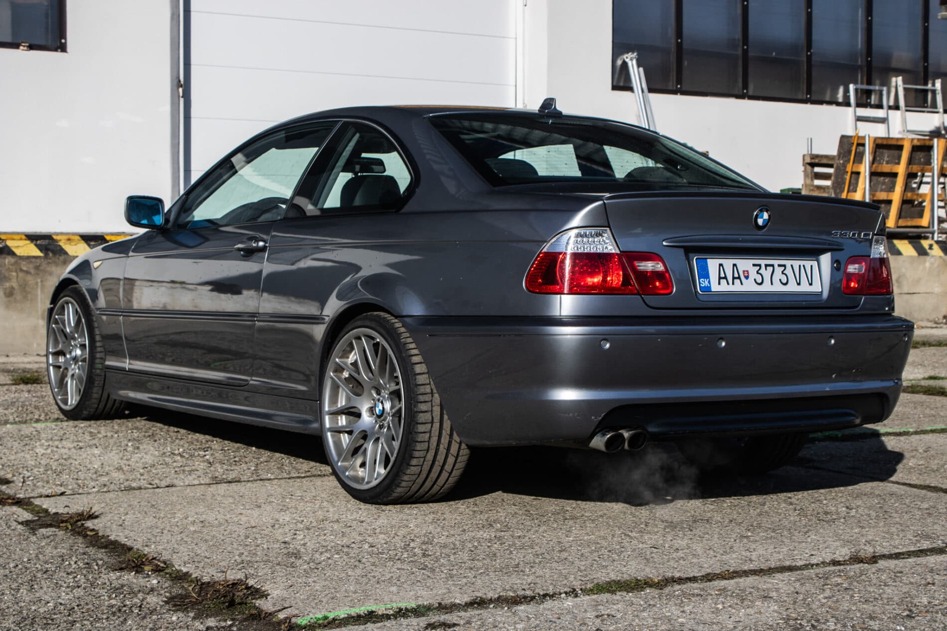 2003 BMW 330i, sivá kupé, 283 013 km