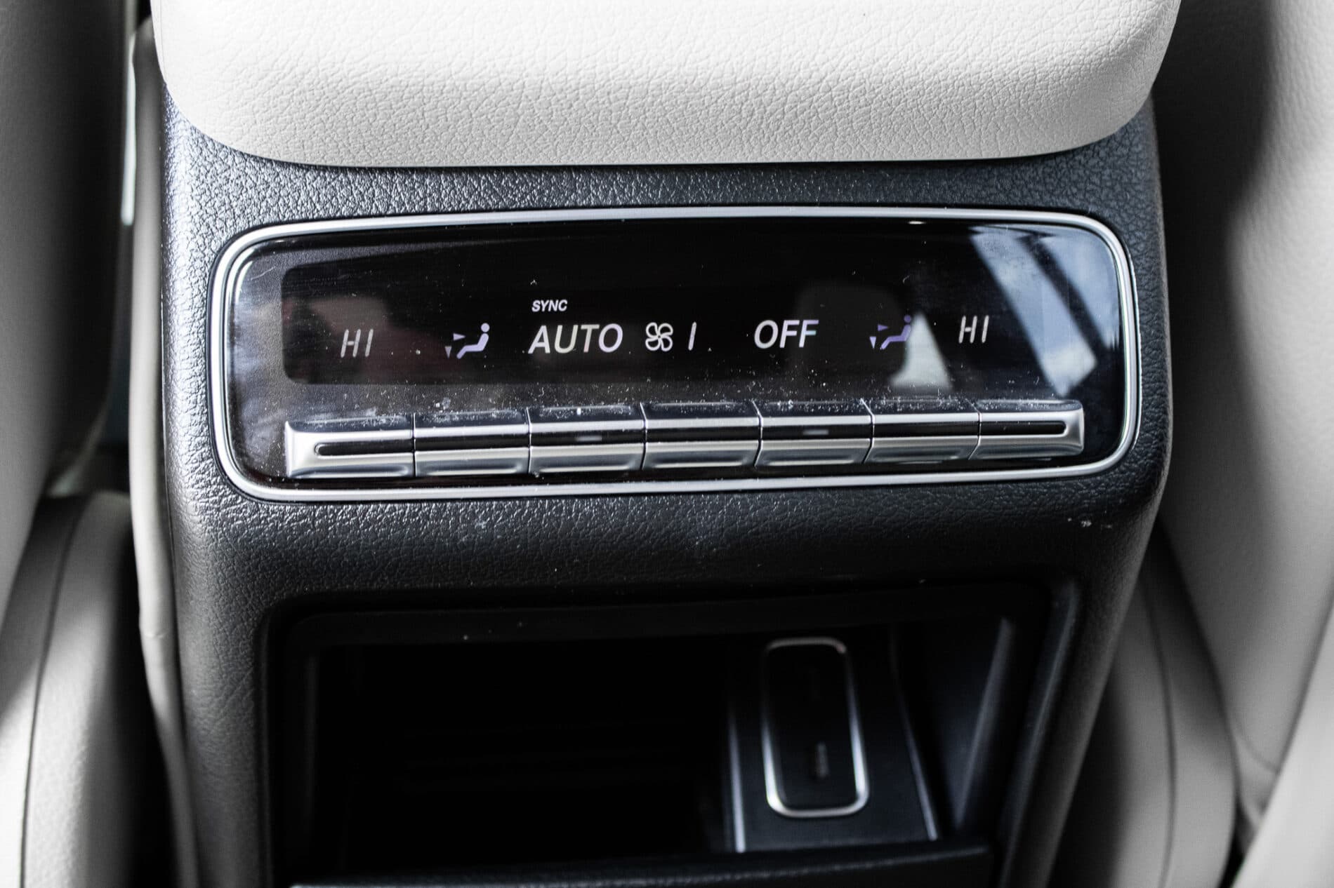 2021 Mercedes-Benz GLS 580, sivá suv, 109 687 km